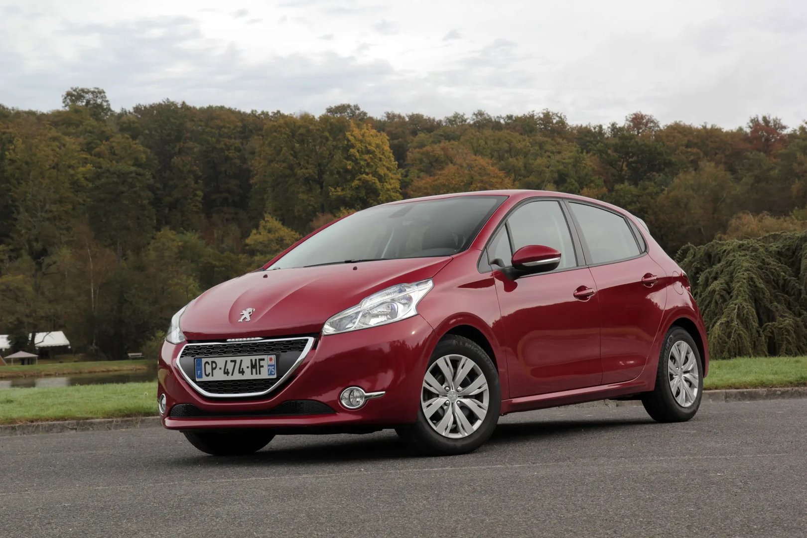 Peugeot_208_1_generation__Mini_5-doors__12.jpg