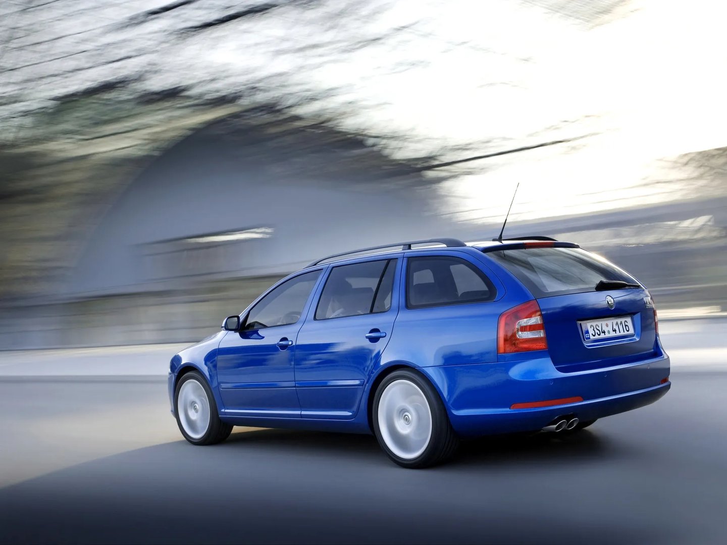 Skoda_Octavia_RS_2_generation__Estate_5-door__5.jpg