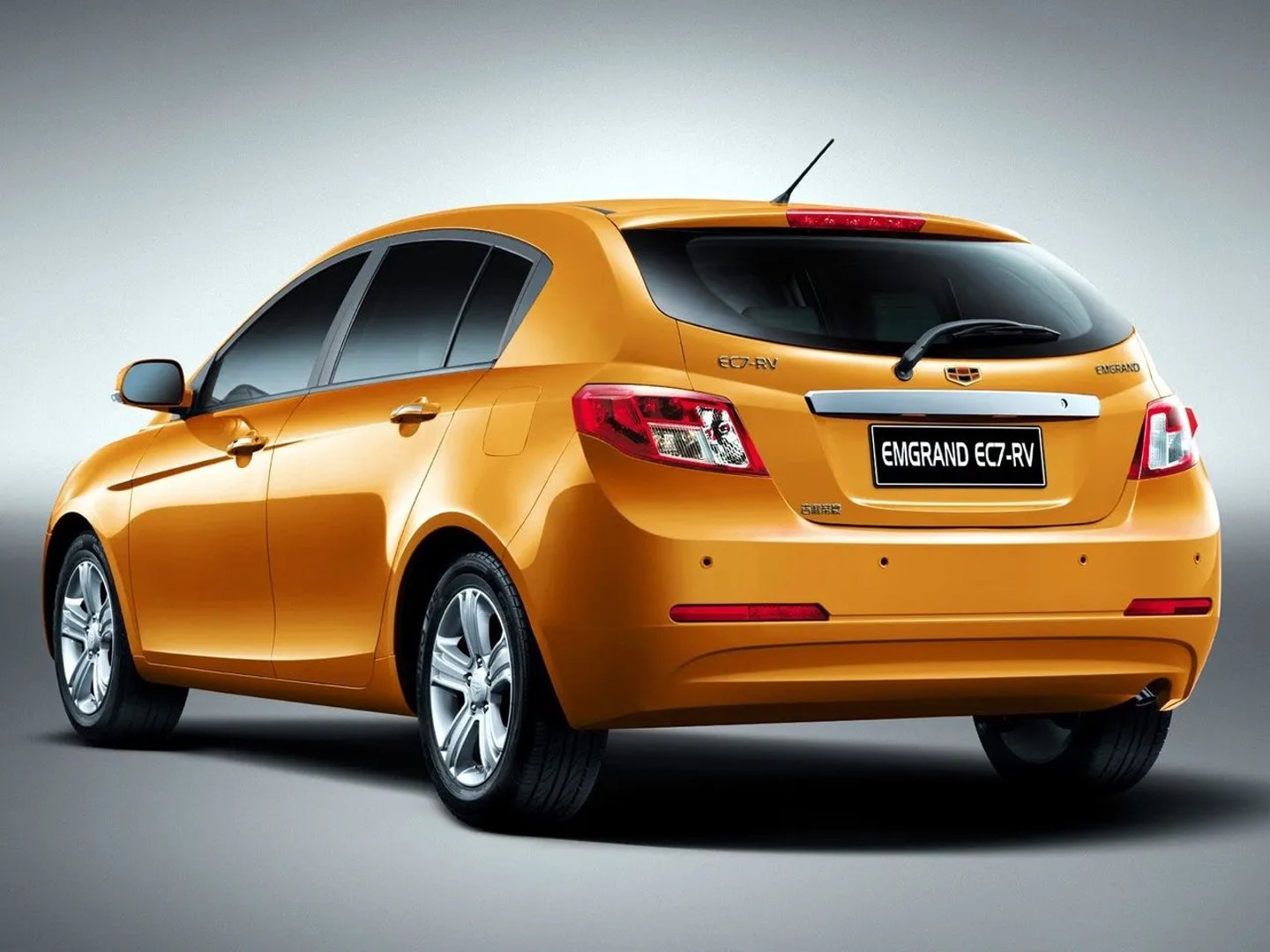 Geely_Emgrand_EC7_1_generation__Hatchback_5-door__1.jpg