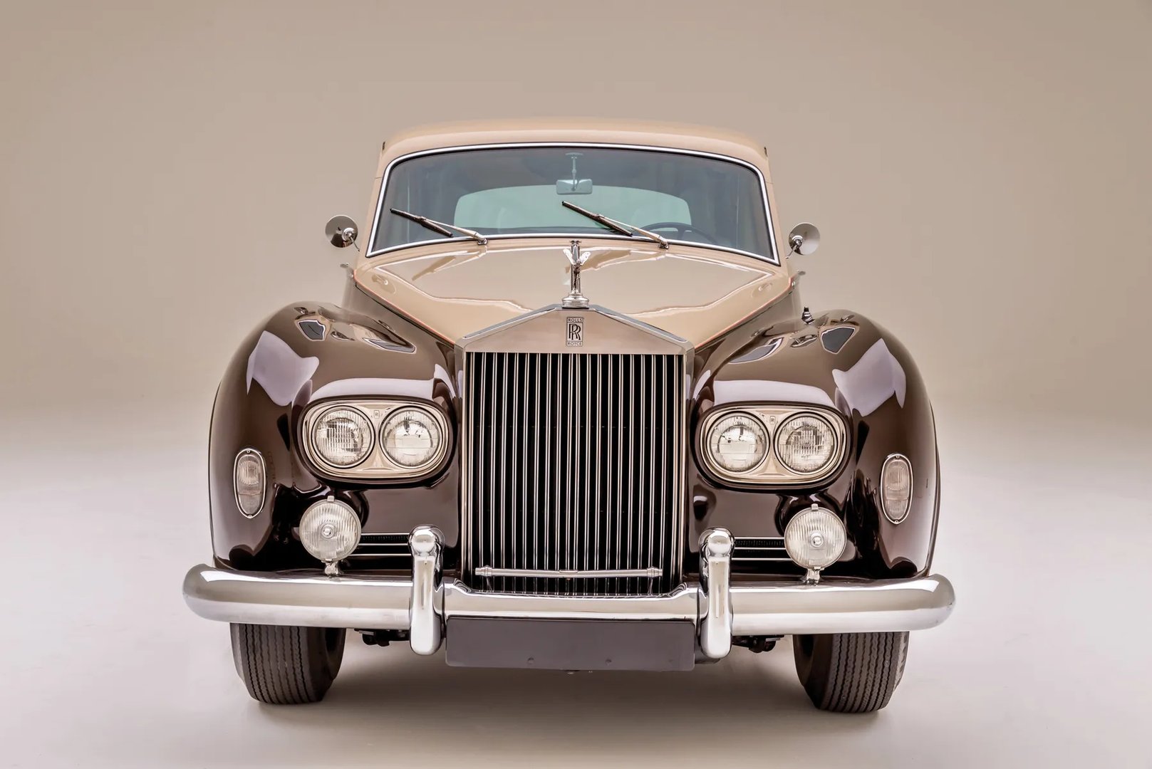 Rolls-Royce_Silver_Cloud_3_generation__Sedan__7.jpg