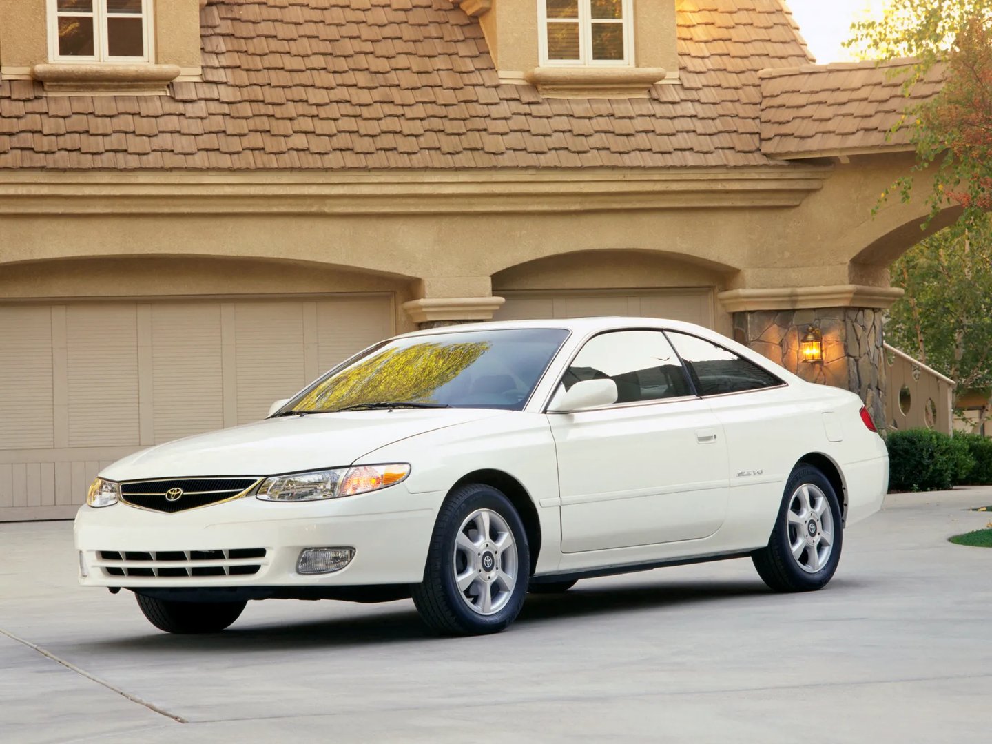 Toyota_Camry_Solara_1_generation__Coupe__3.jpg