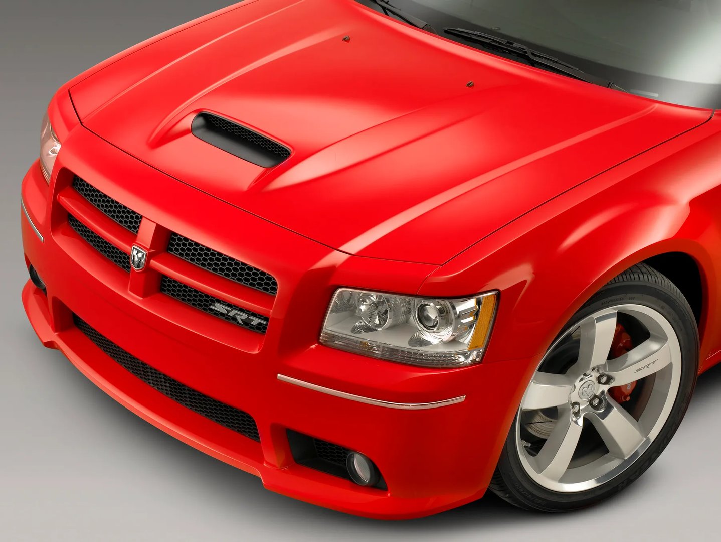 Dodge_Magnum_1_generation_restyling__Estate_5-door__4.jpg