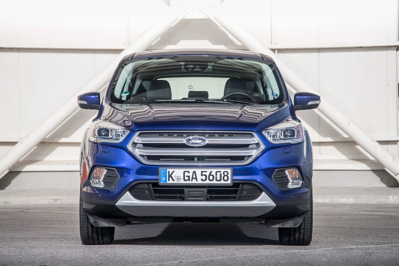 Ford_Kuga_2_generation_restyling__SUV_5-doors__6.jpg