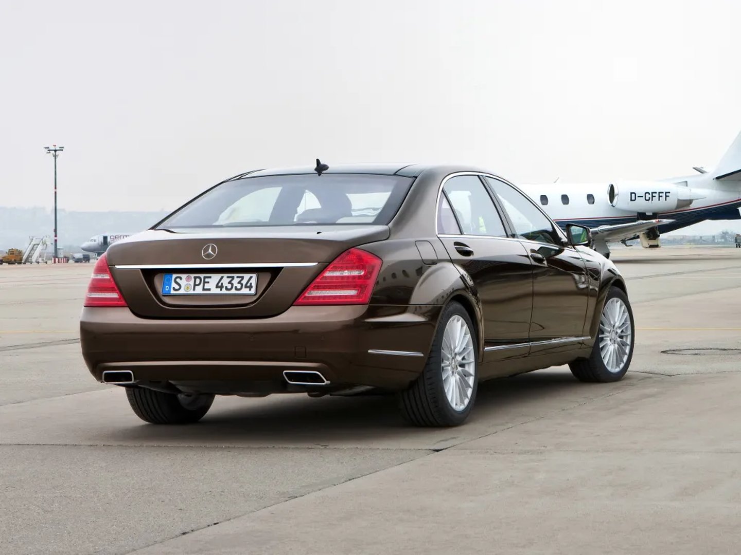 Mercedes_S-Class_5_generation_restyling__Sedan_Long__2.jpg