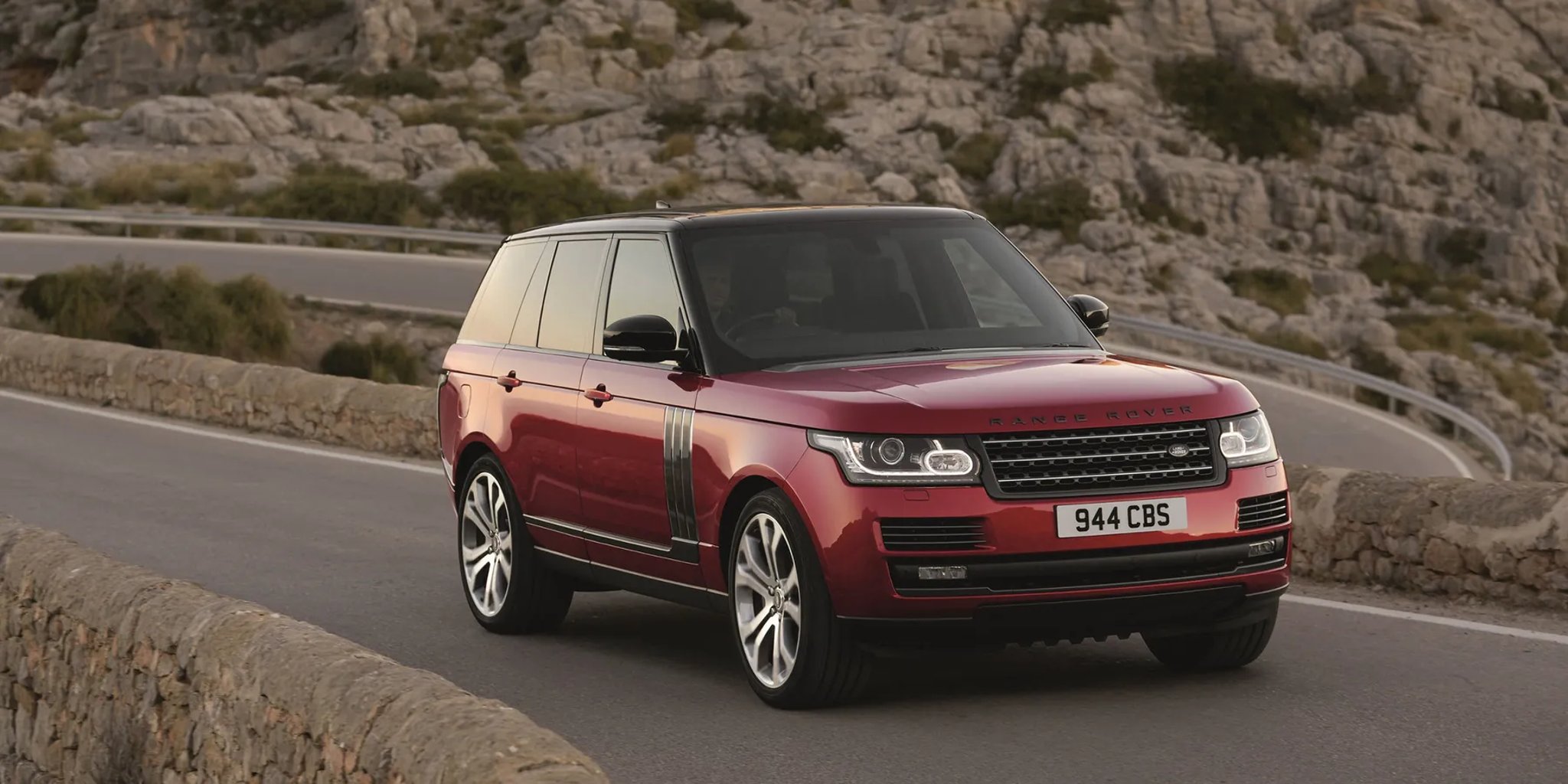 Land Rover_Range_Rover_4_generation__SUV_5-doors__1.jpg