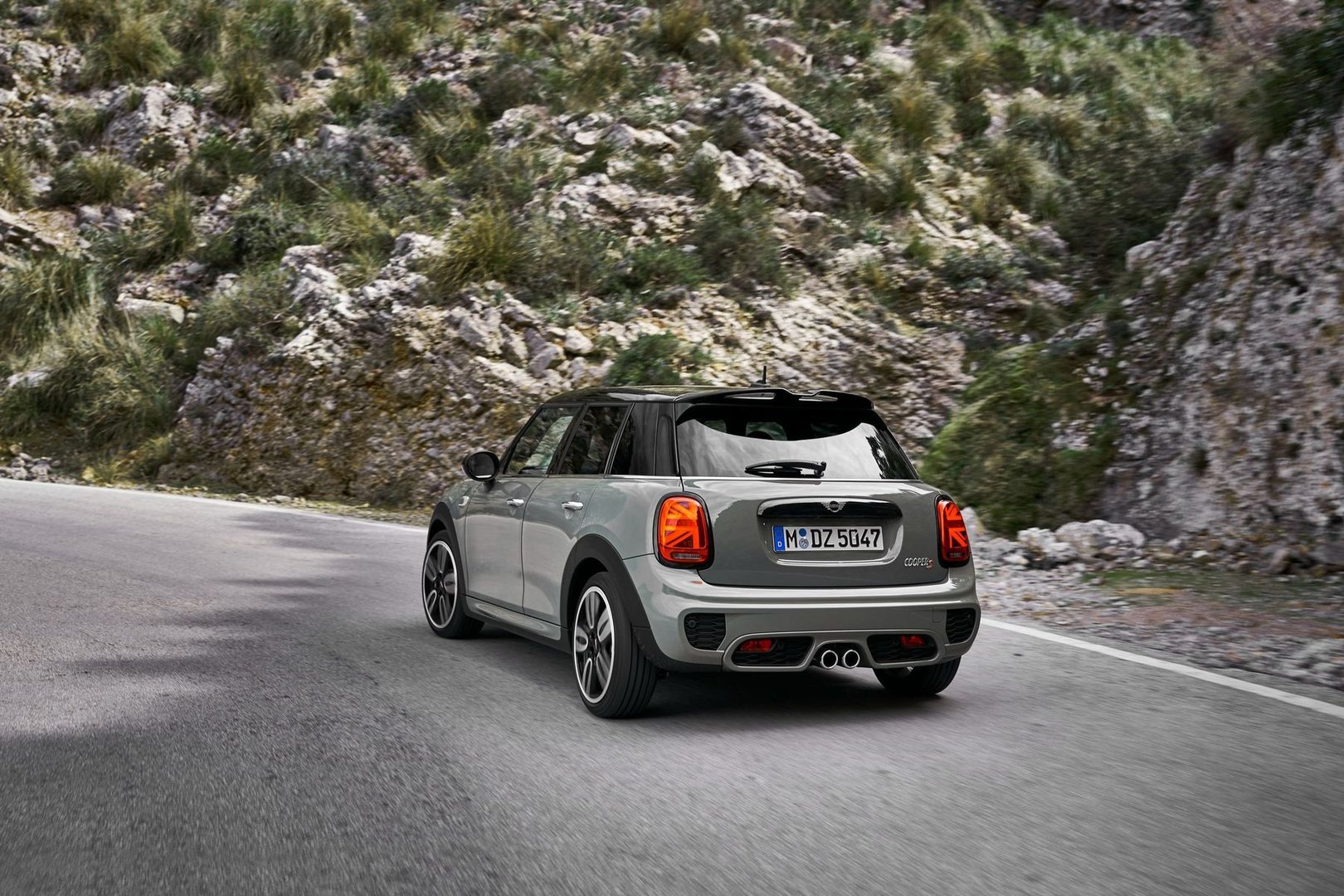 mini_Cooper_3_generation_restyling__Mini_5-doors__24.jpg