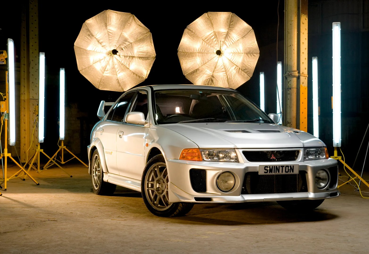 Mitsubishi_Lancer_Evolution_5_generation__Sedan__5.jpg