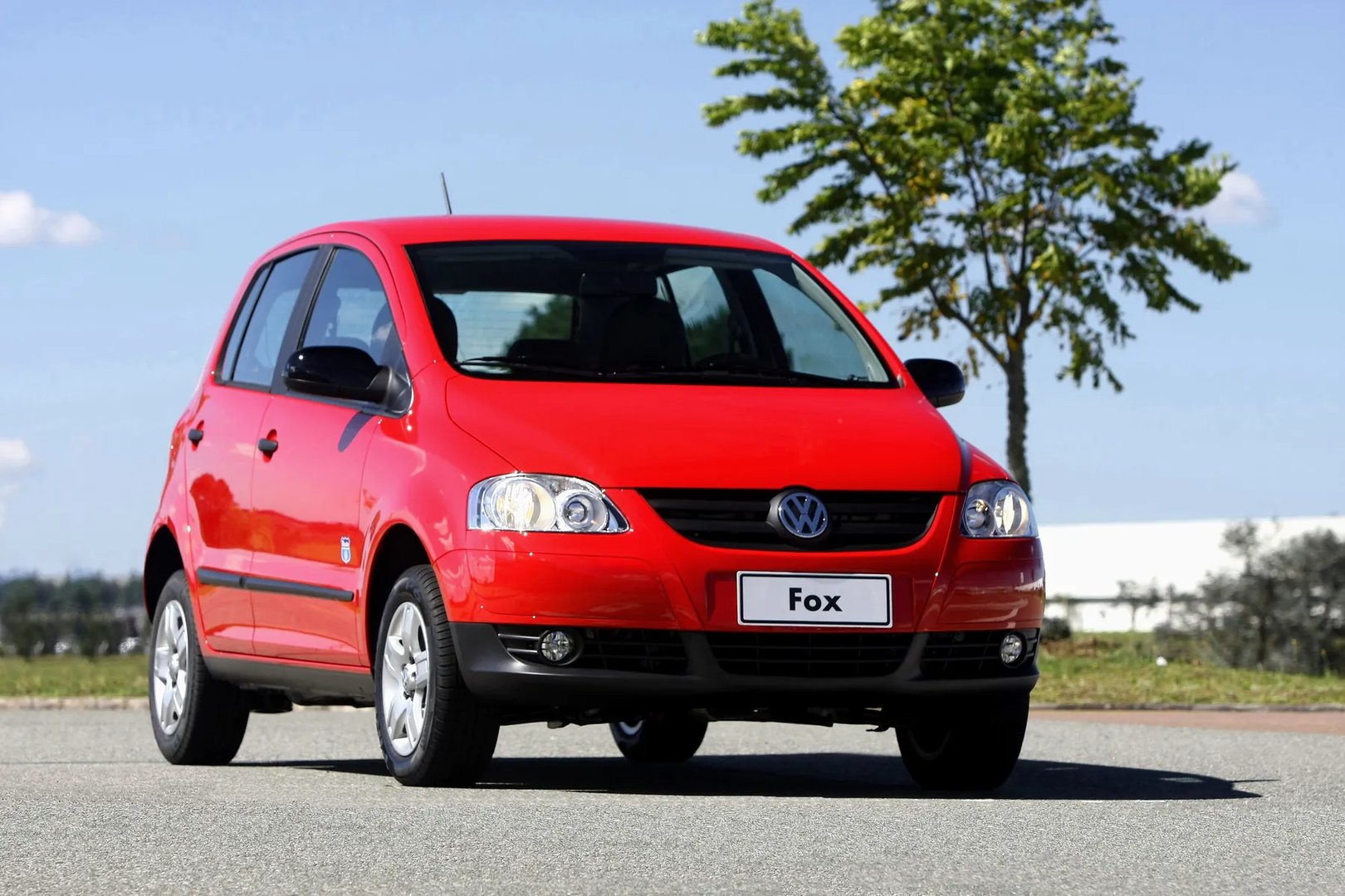 Volkswagen_Fox_1_generation__Mini_5-doors__5.jpg