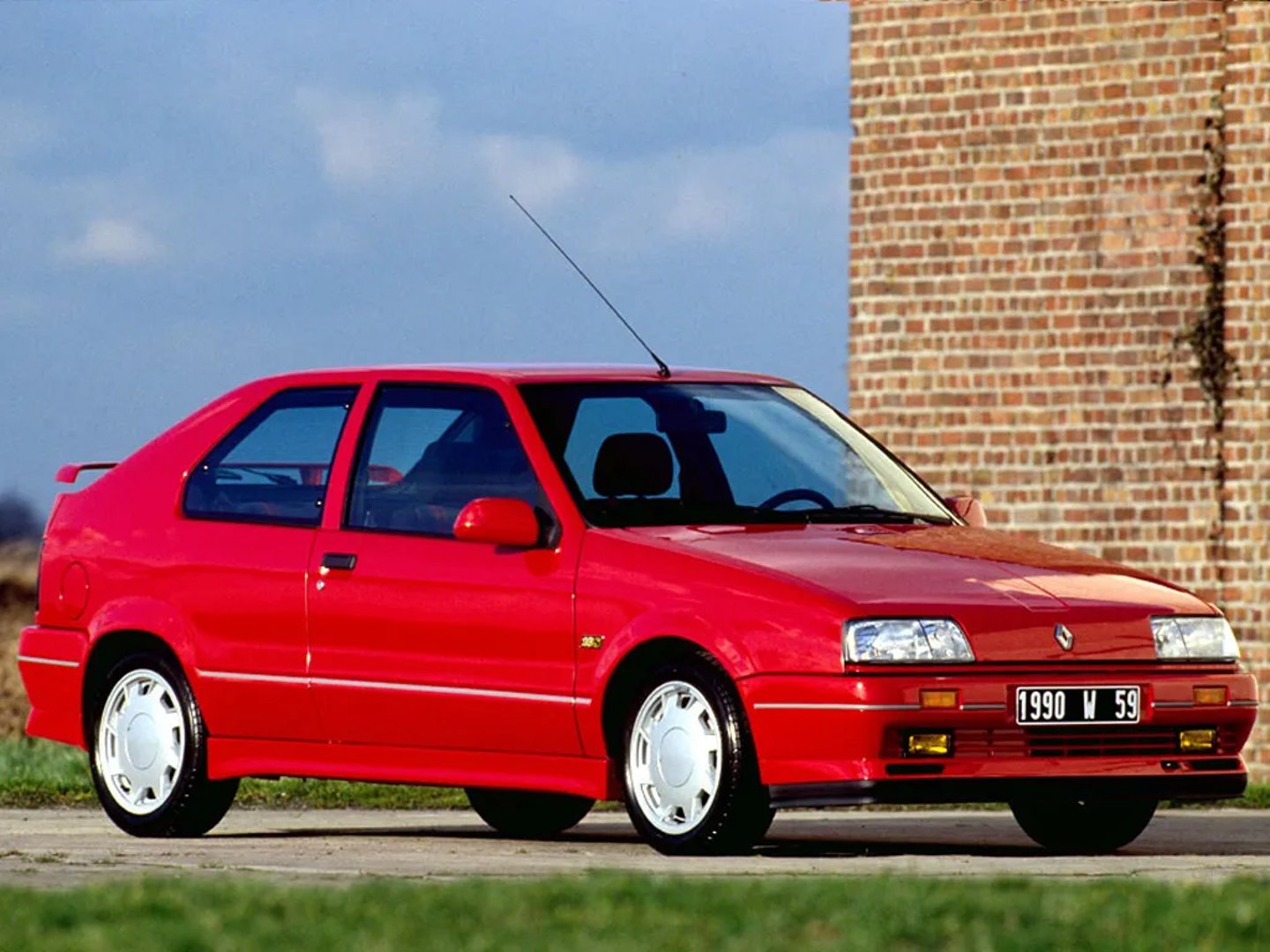 Renault_19_1_generation__Hatchback_3-door__5.jpg