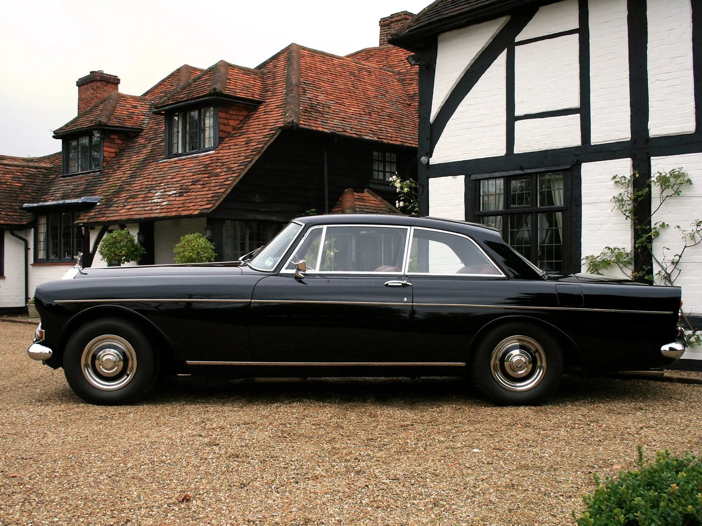 Rolls-Royce_Silver_Cloud_3_generation__Coupe__3.jpg