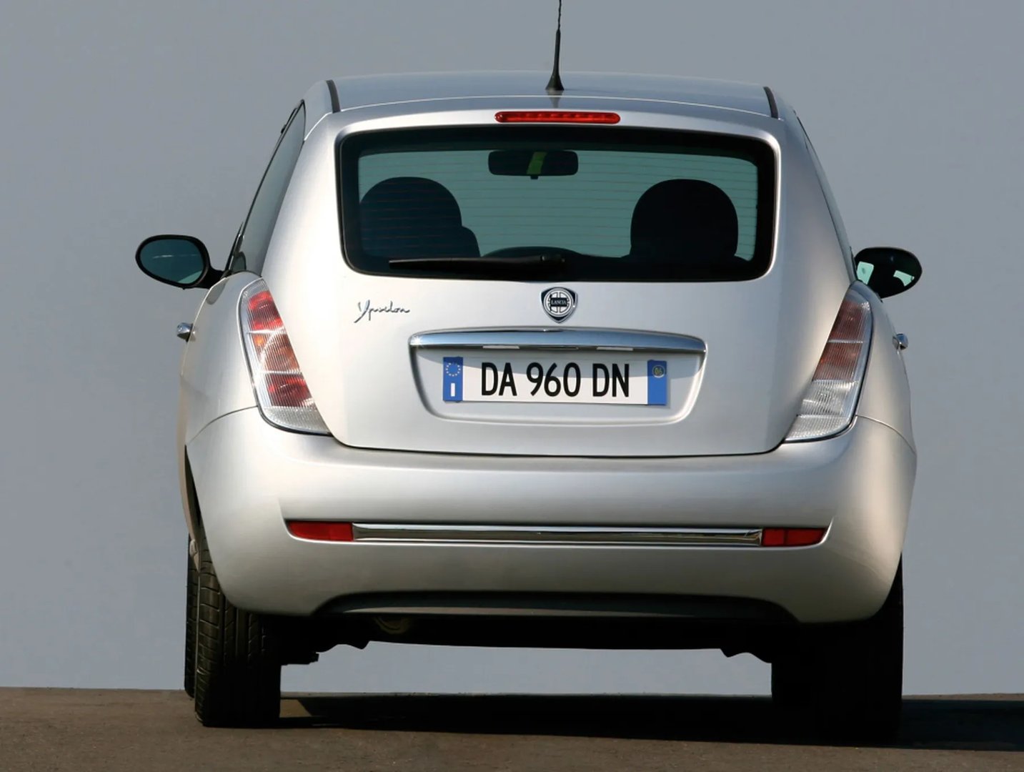 Lancia_Ypsilon_2_generation_restyling__Mini_3-doors__9.jpg