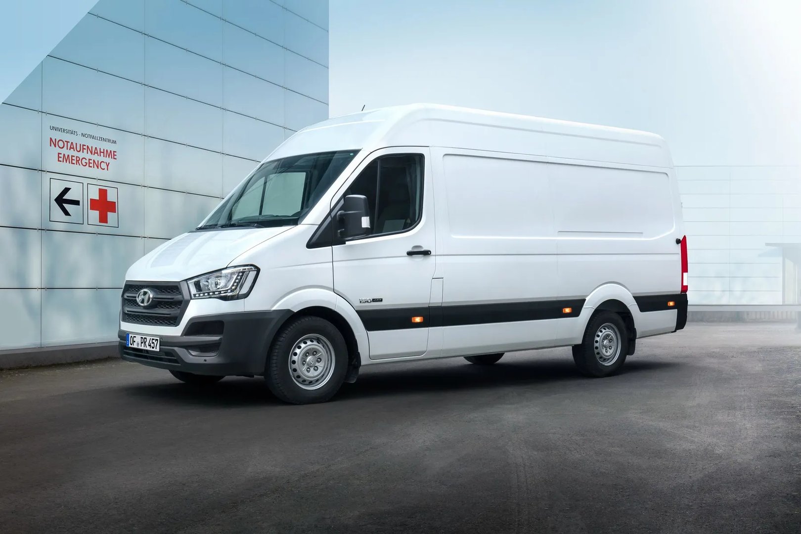 Hyundai_H350_1_generation__Van_Long__3.jpg