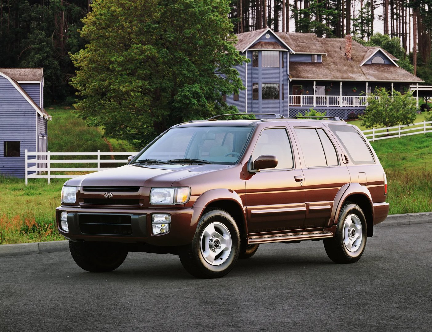 Infiniti_QX4_1_generation__SUV_5-doors__4.jpg