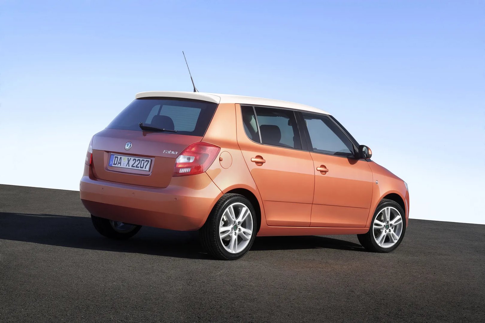 Skoda_Fabia_2_generation__Hatchback_5-door__1.jpg