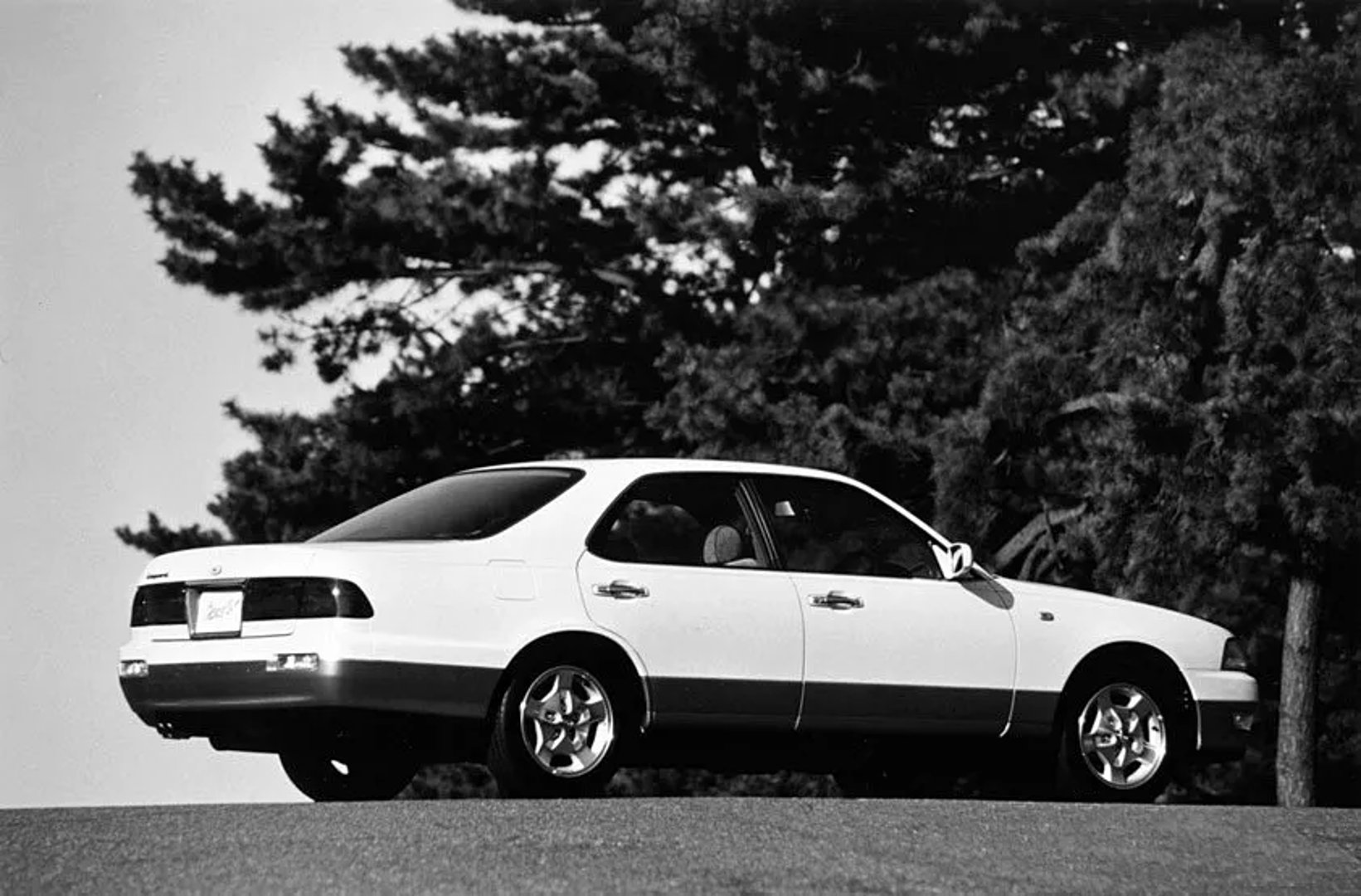 Nissan_Leopard_4_generation__Sedan__3.jpg