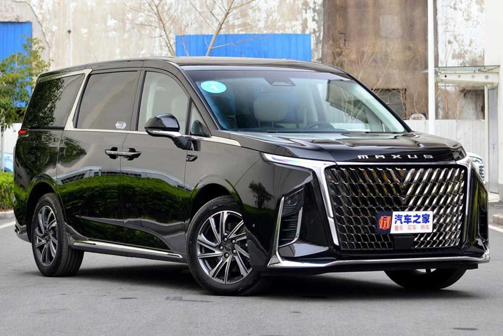 maxus_G90_1_generation__Minivan__9.jpg