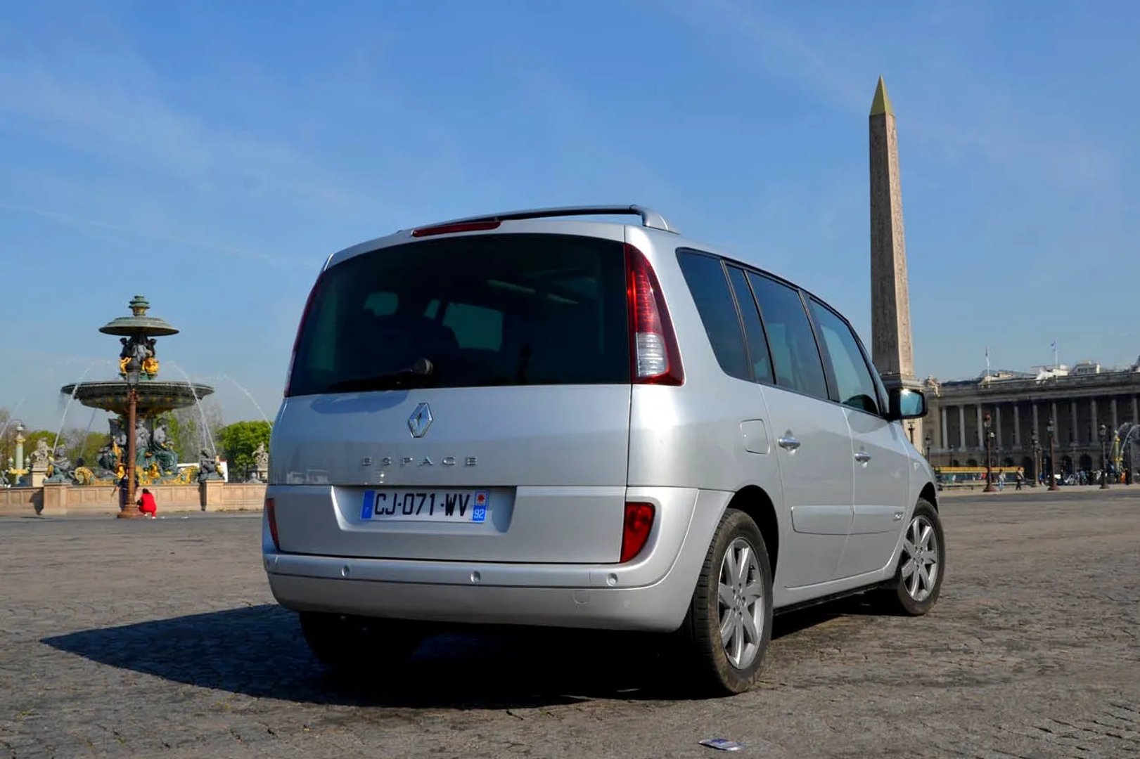 Renault_Espace_4_generation_restyling_2__Minivan__2.jpg