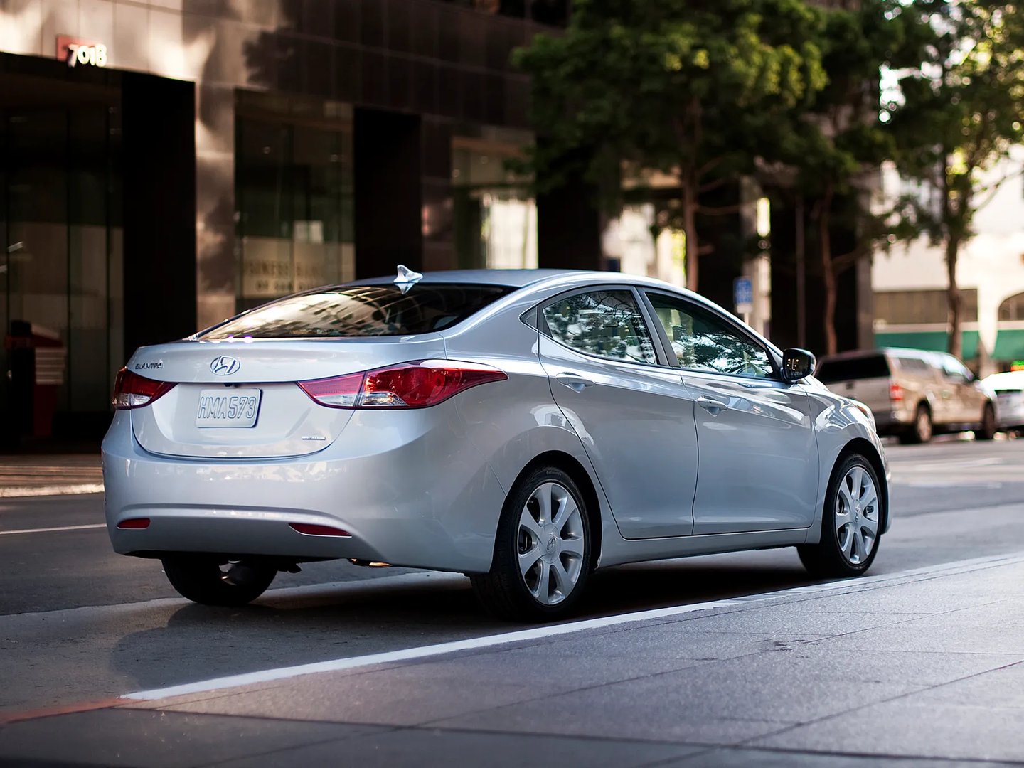 Hyundai_Elantra_5_generation__Sedan__8.jpg