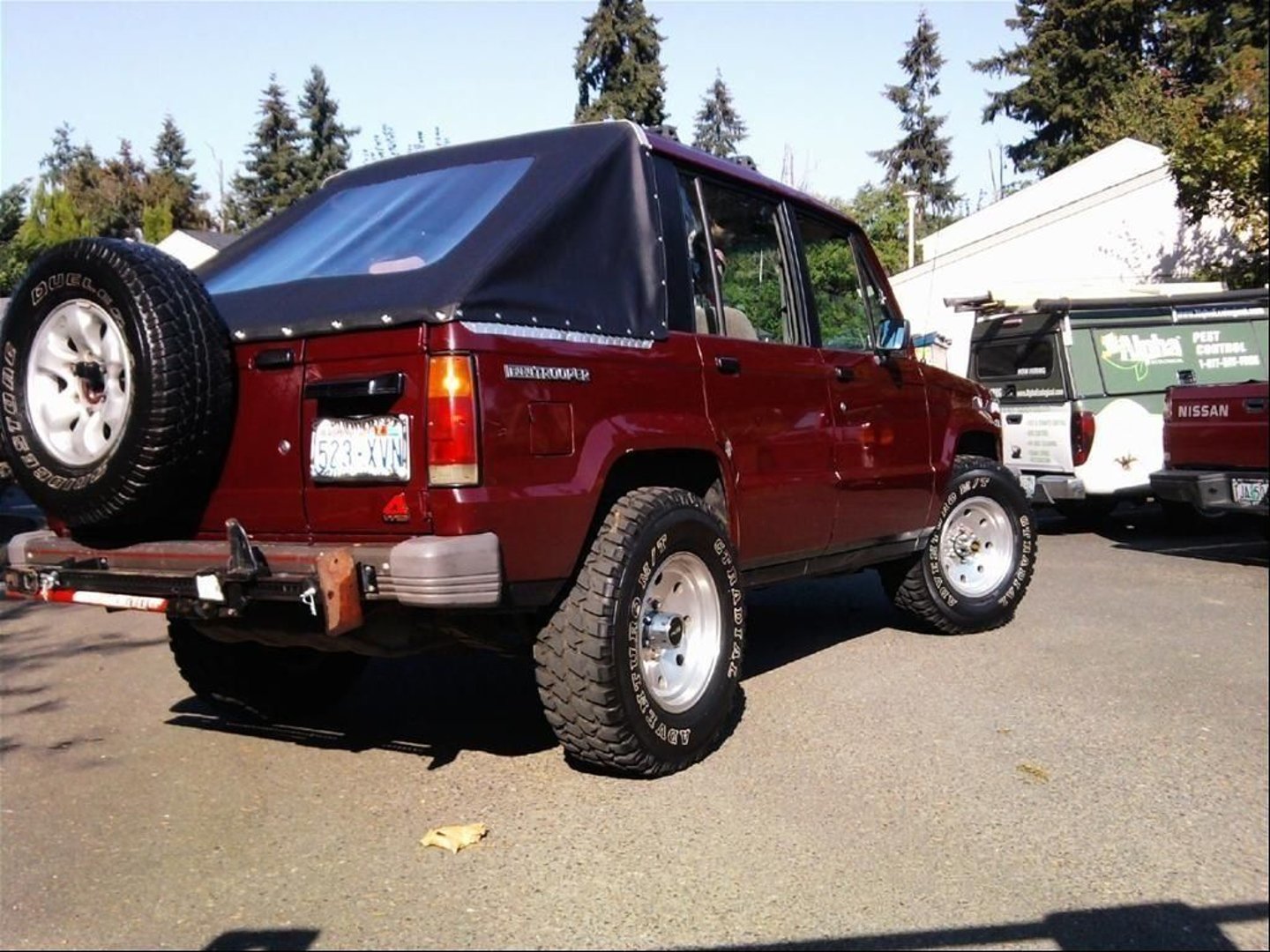 isuzu_Bighorn_1_generation__SUV_cabriolet__2.jpg