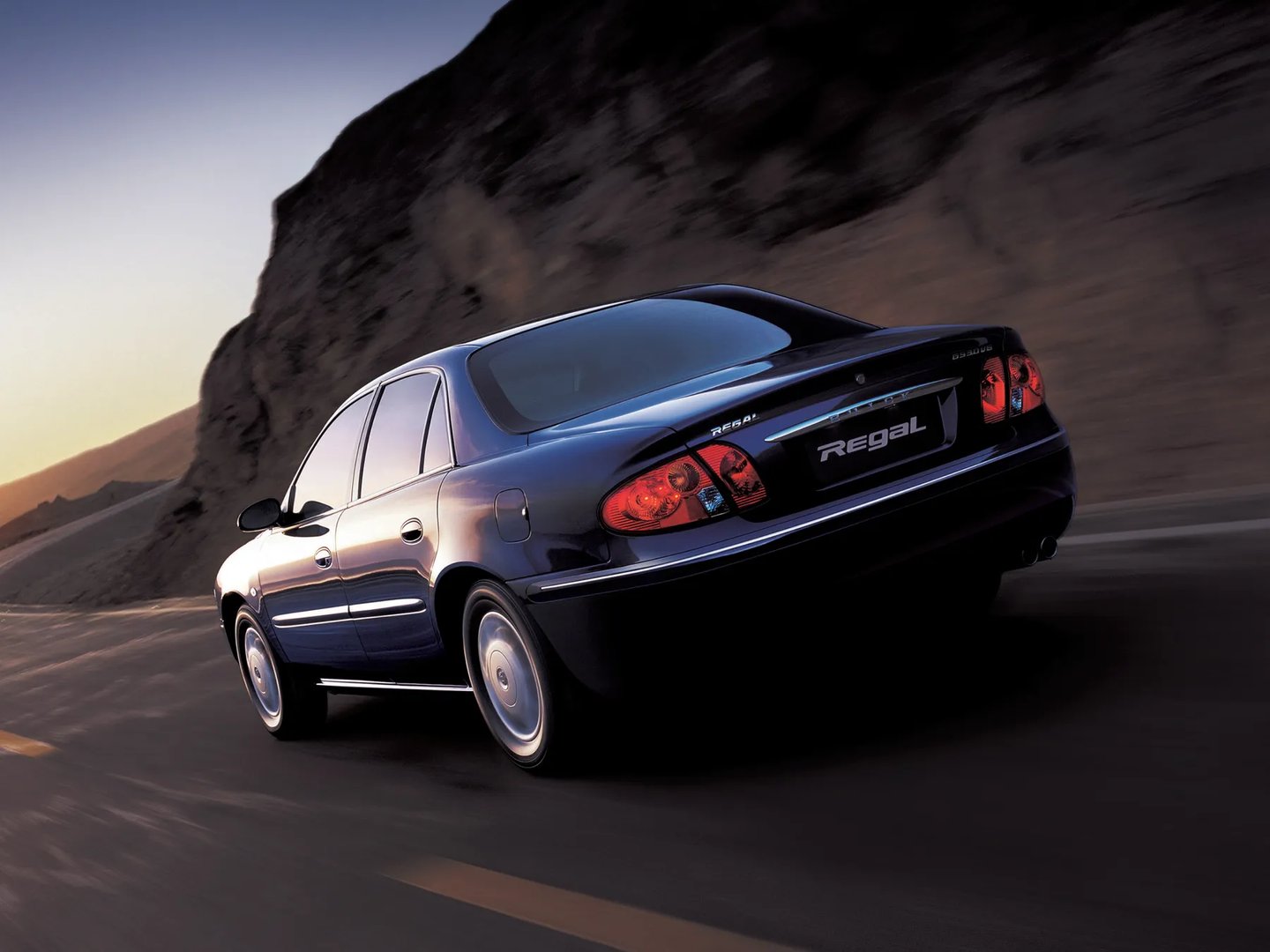 Buick_Regal_4_generation__Sedan__6.jpg