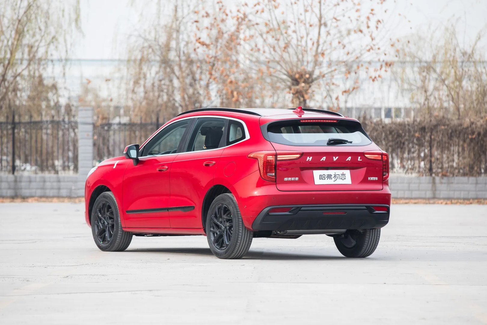 Haval_Jolion_1_generation__SUV_5-doors__2.jpg