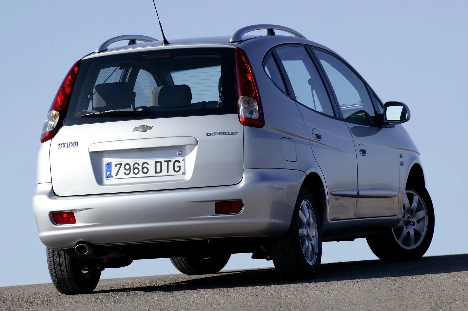 Chevrolet_Tacuma_1_generation__Compact_Van__2.jpg