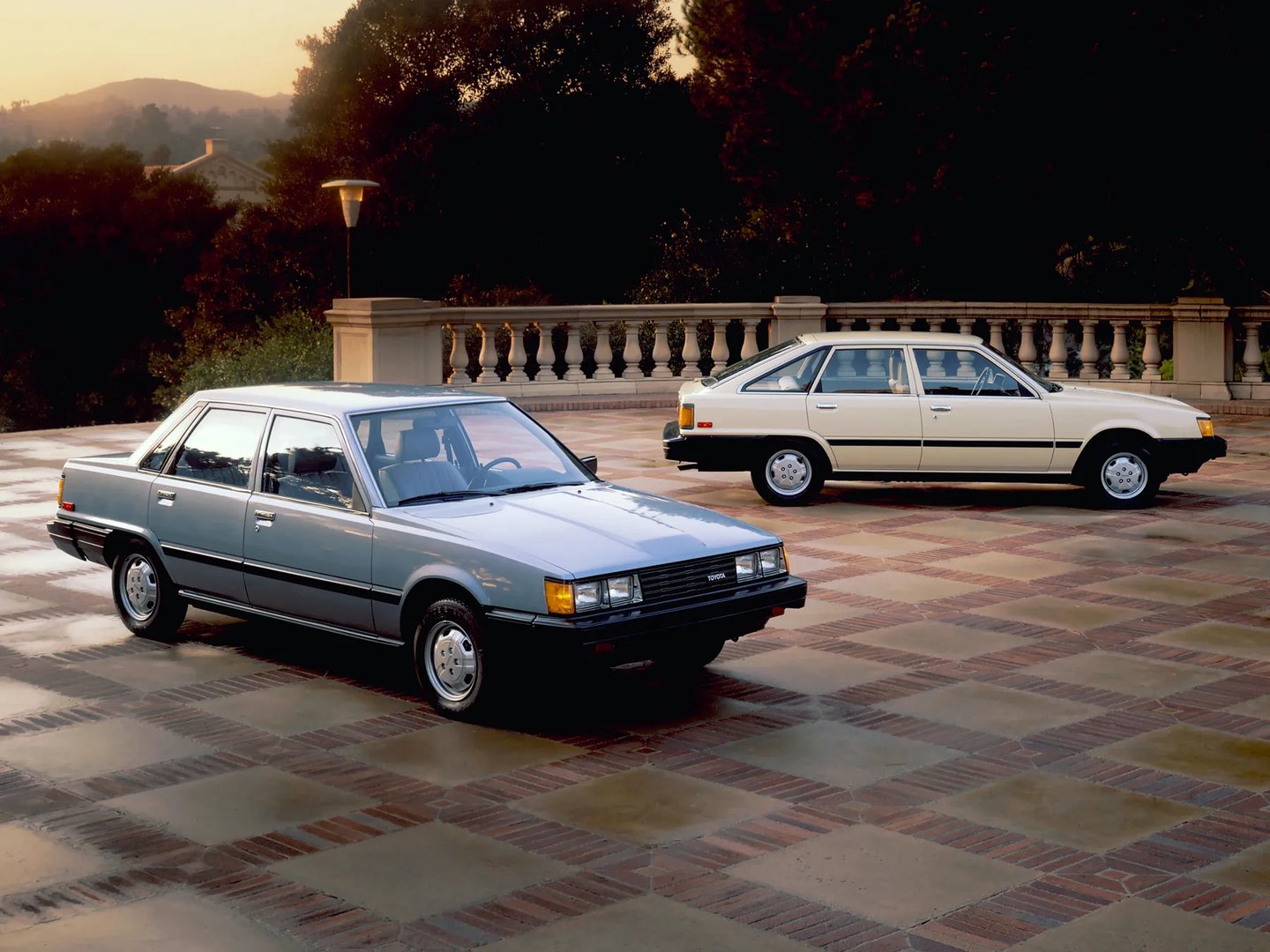 Toyota_Camry_1_generation__Sedan__11.jpg