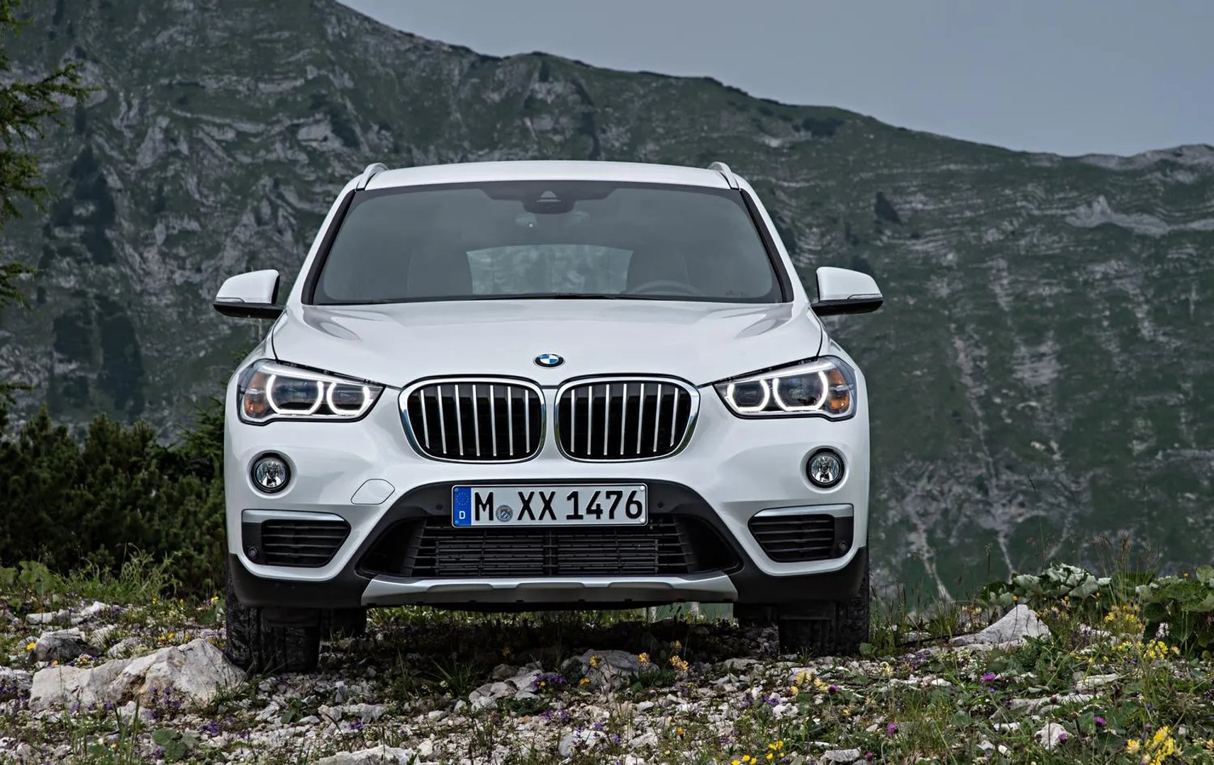 BMW_X1_2_generation__SUV_5-doors__5.jpg
