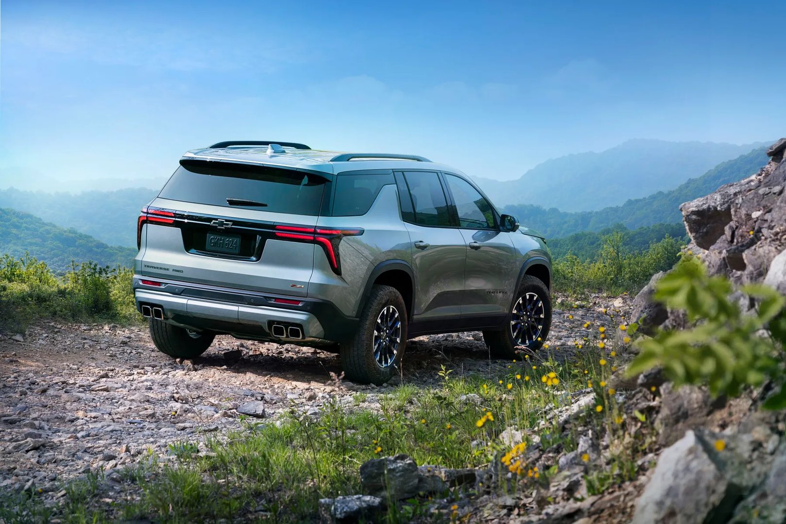 Chevrolet_Traverse_3_generation__SUV_5-doors__2.jpg