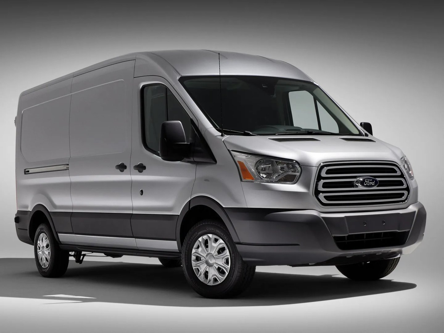 Ford_Transit_4_generation__Van_Long__2.jpg