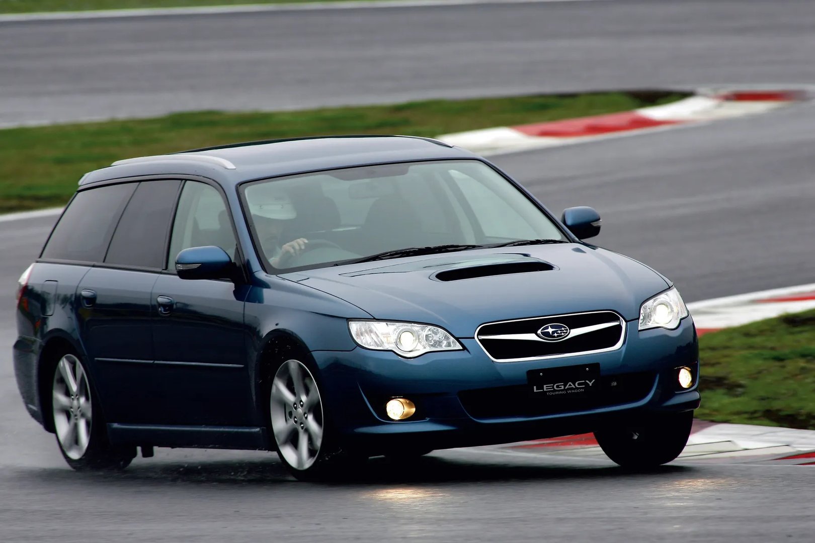 Subaru_B4_4_generation_restyling__Estate_5-door__2.jpg