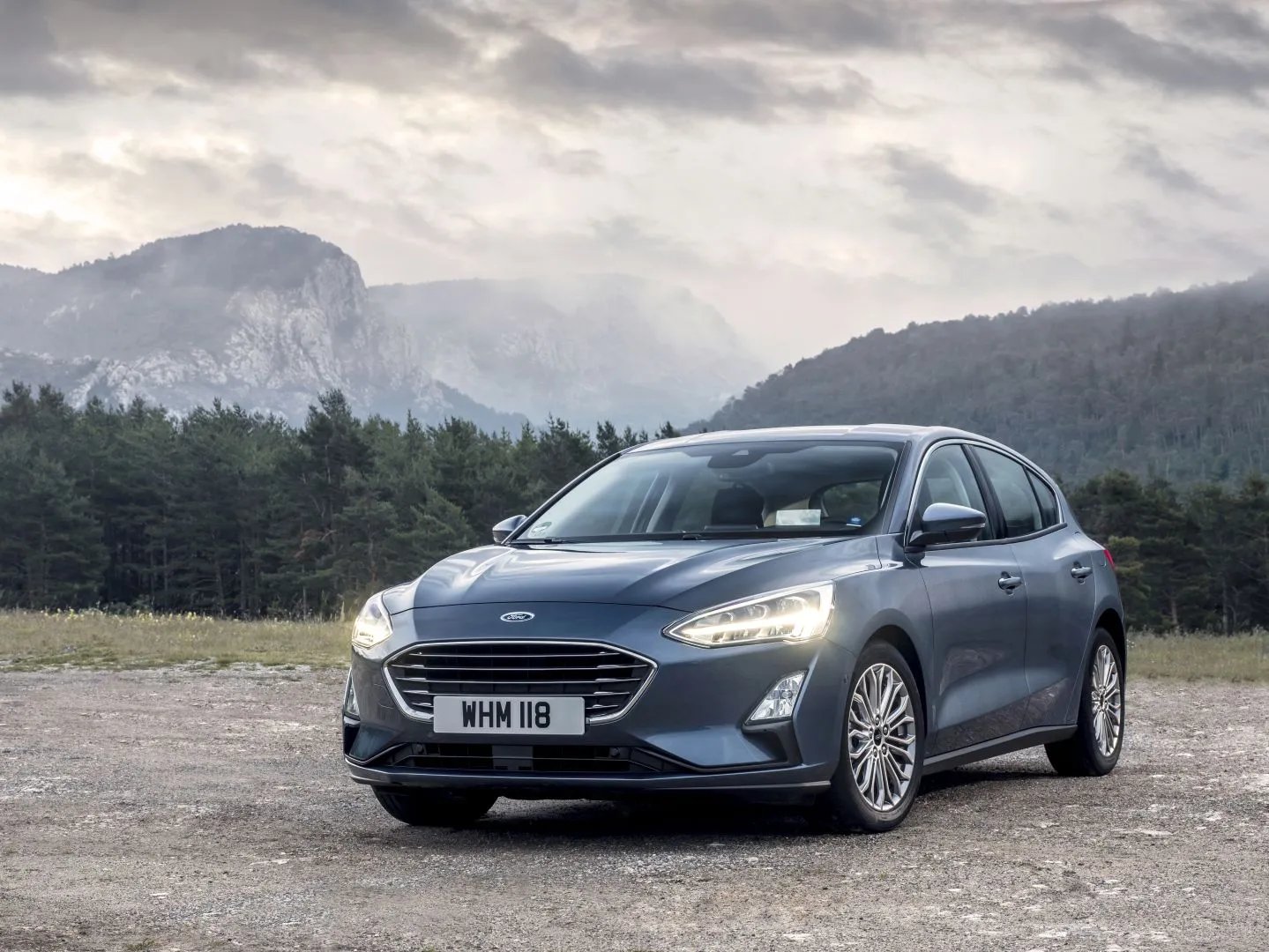 —  Hatchback 5-door