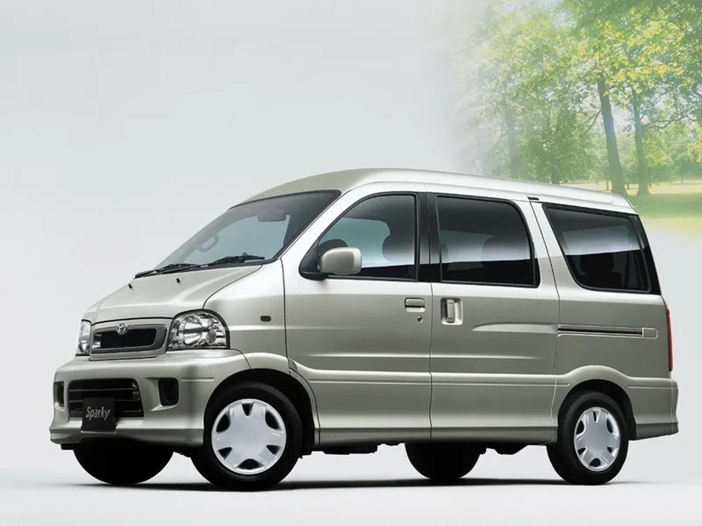 Toyota_Sparky_1_generation__Microvan__2.jpg