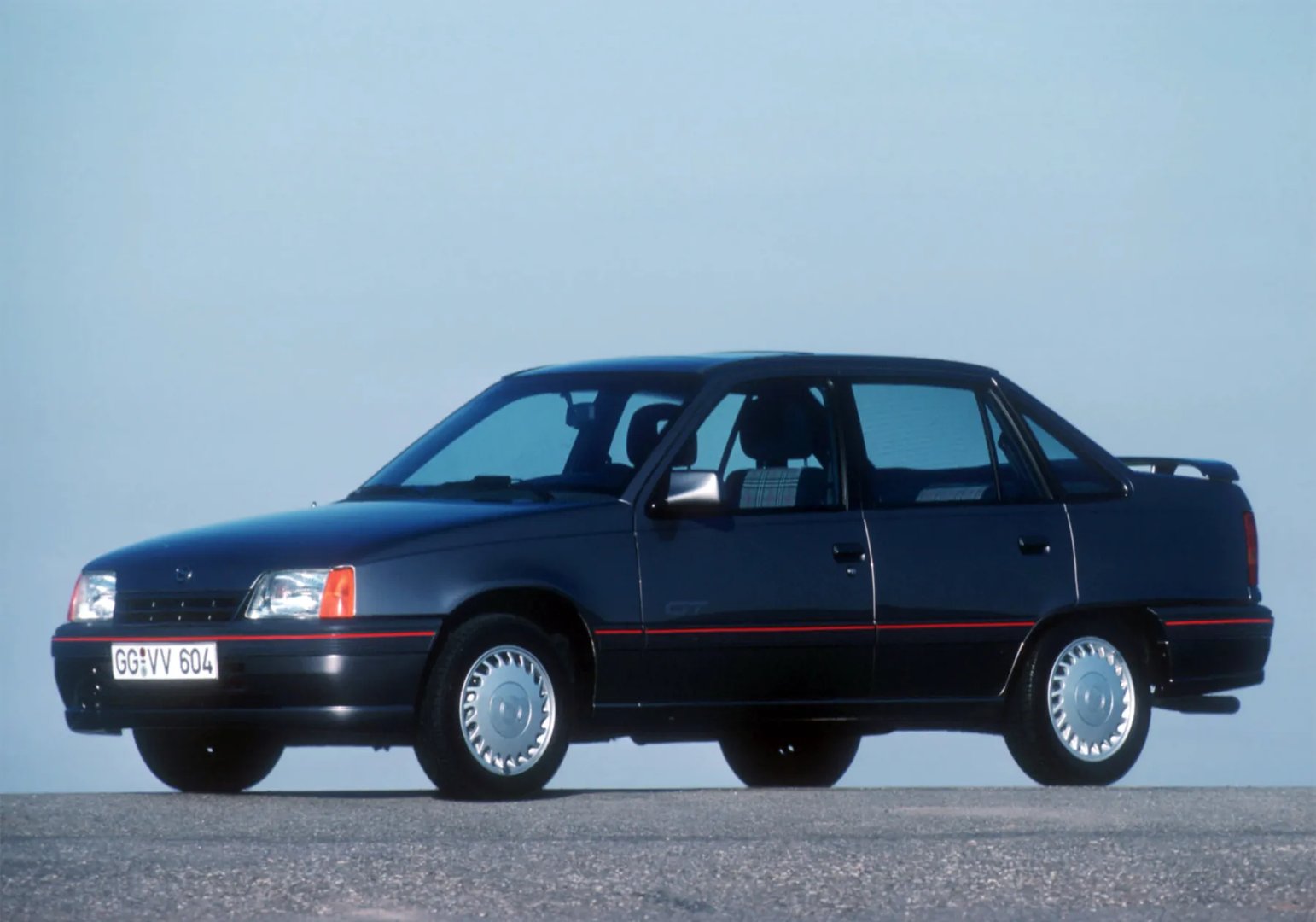 Opel Kadett 5 generation, restyling  Sedan