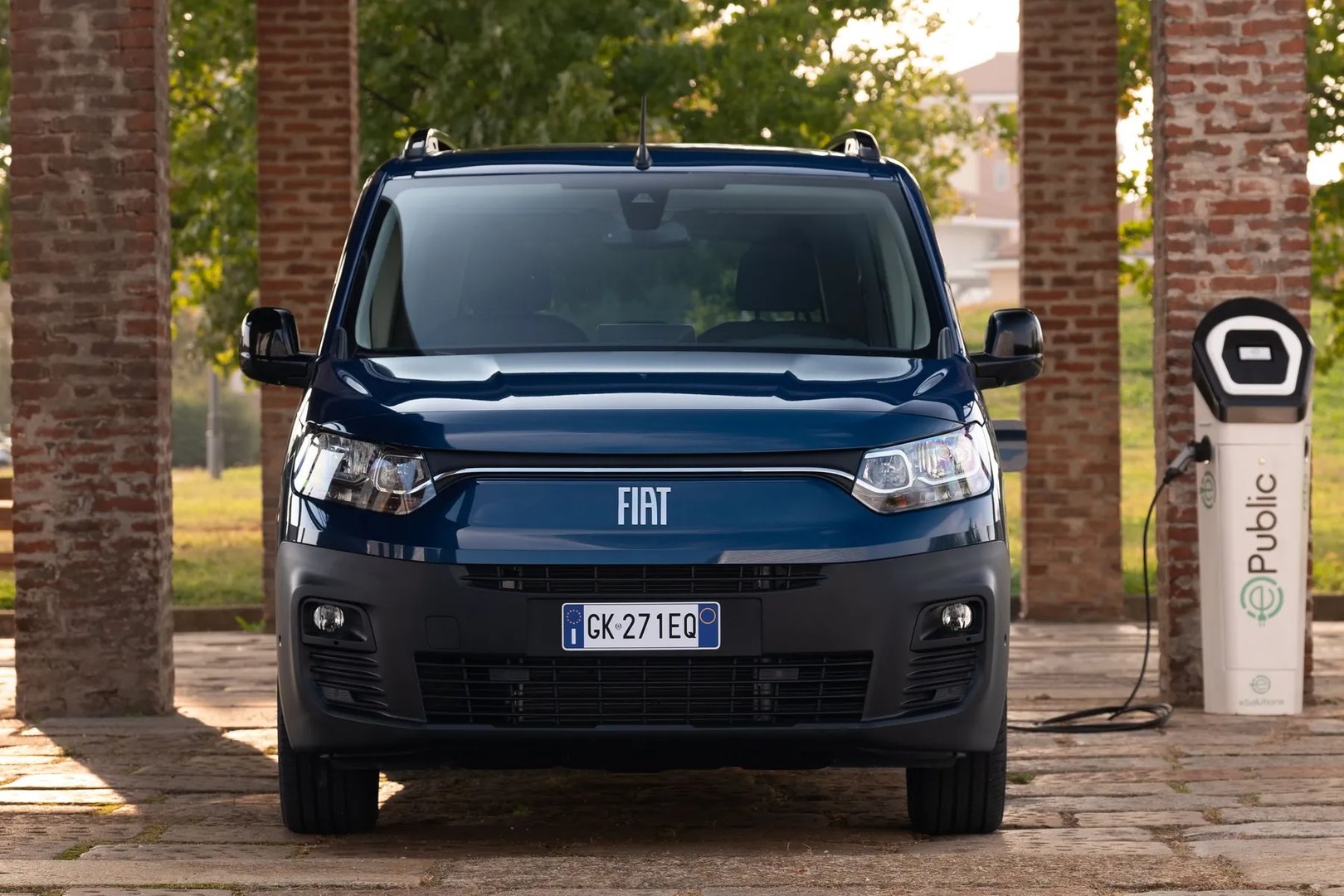 Fiat_Doblo_3_generation__Compact_Van__4.jpg