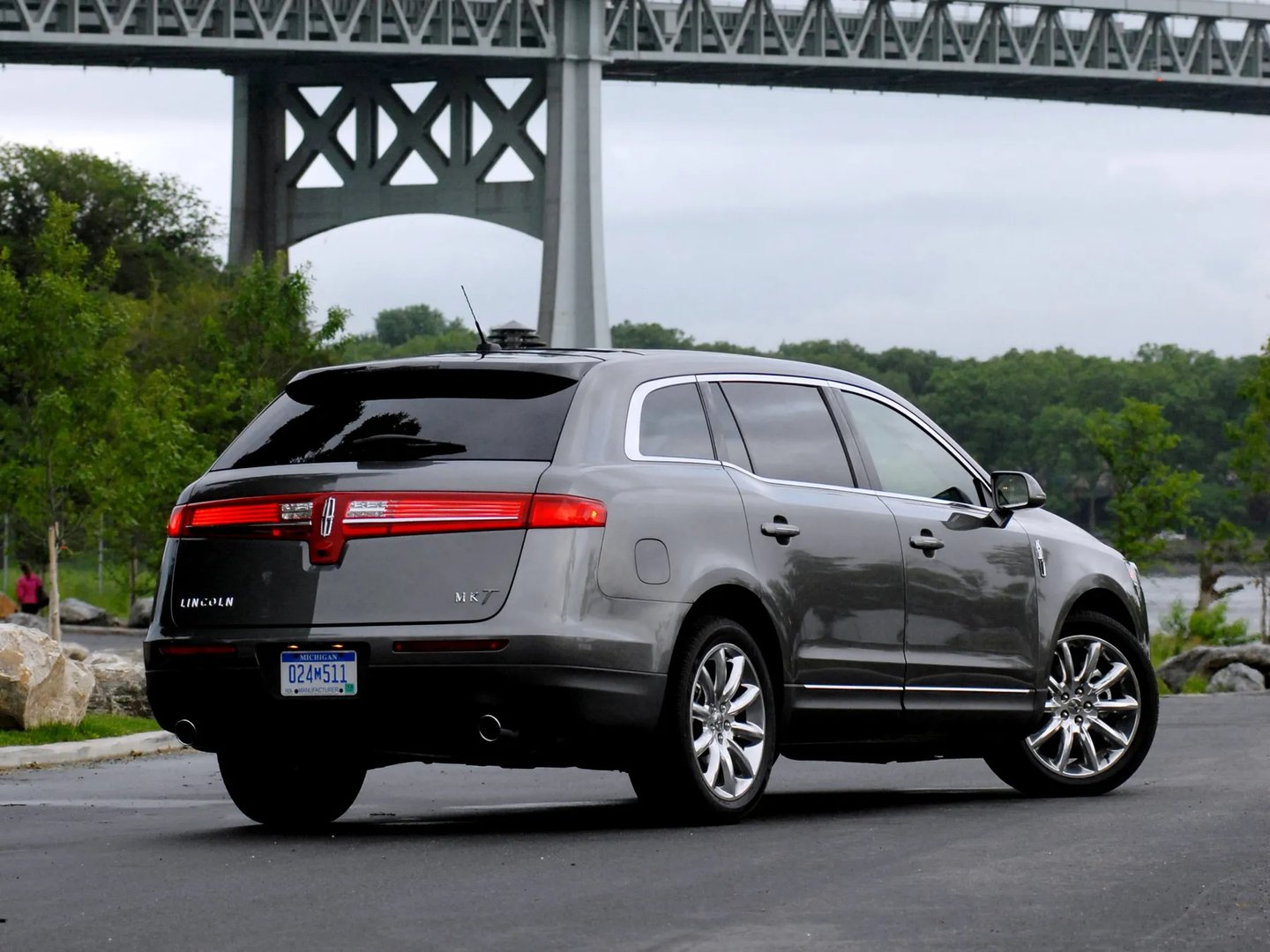 Lincoln_MKT_1_generation__SUV_5-doors__7.jpg