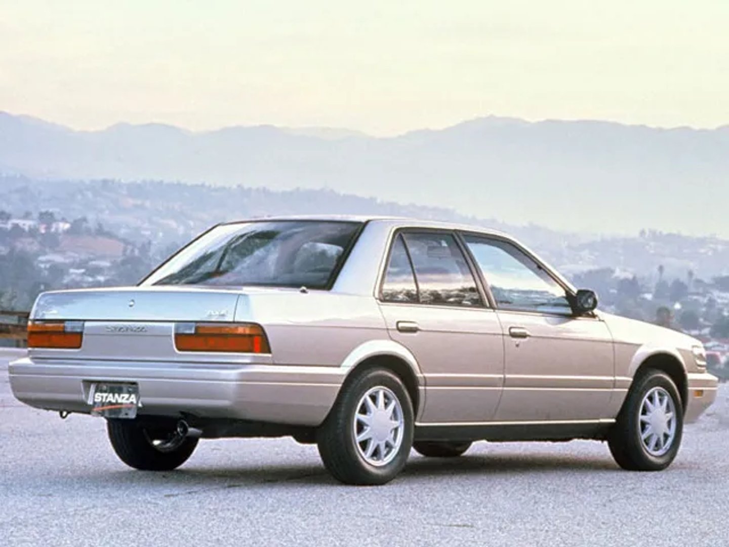 Nissan_Stanza_3_generation__Sedan__1.jpg