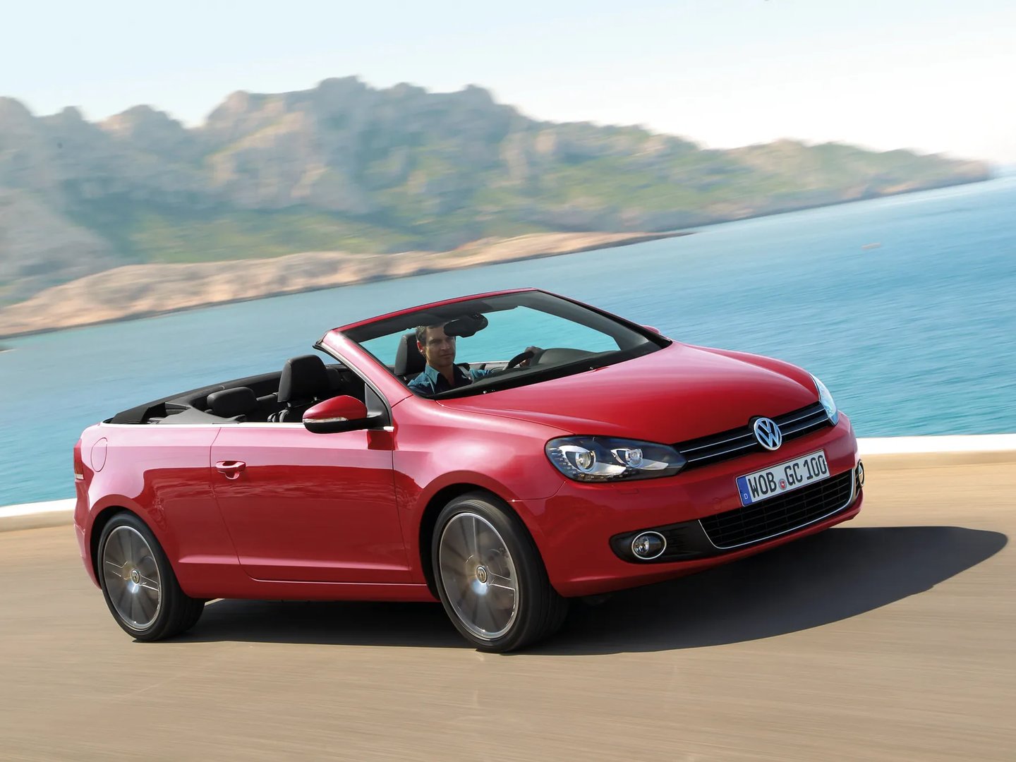 Volkswagen_Golf_6_generation__Cabrio__6.jpg