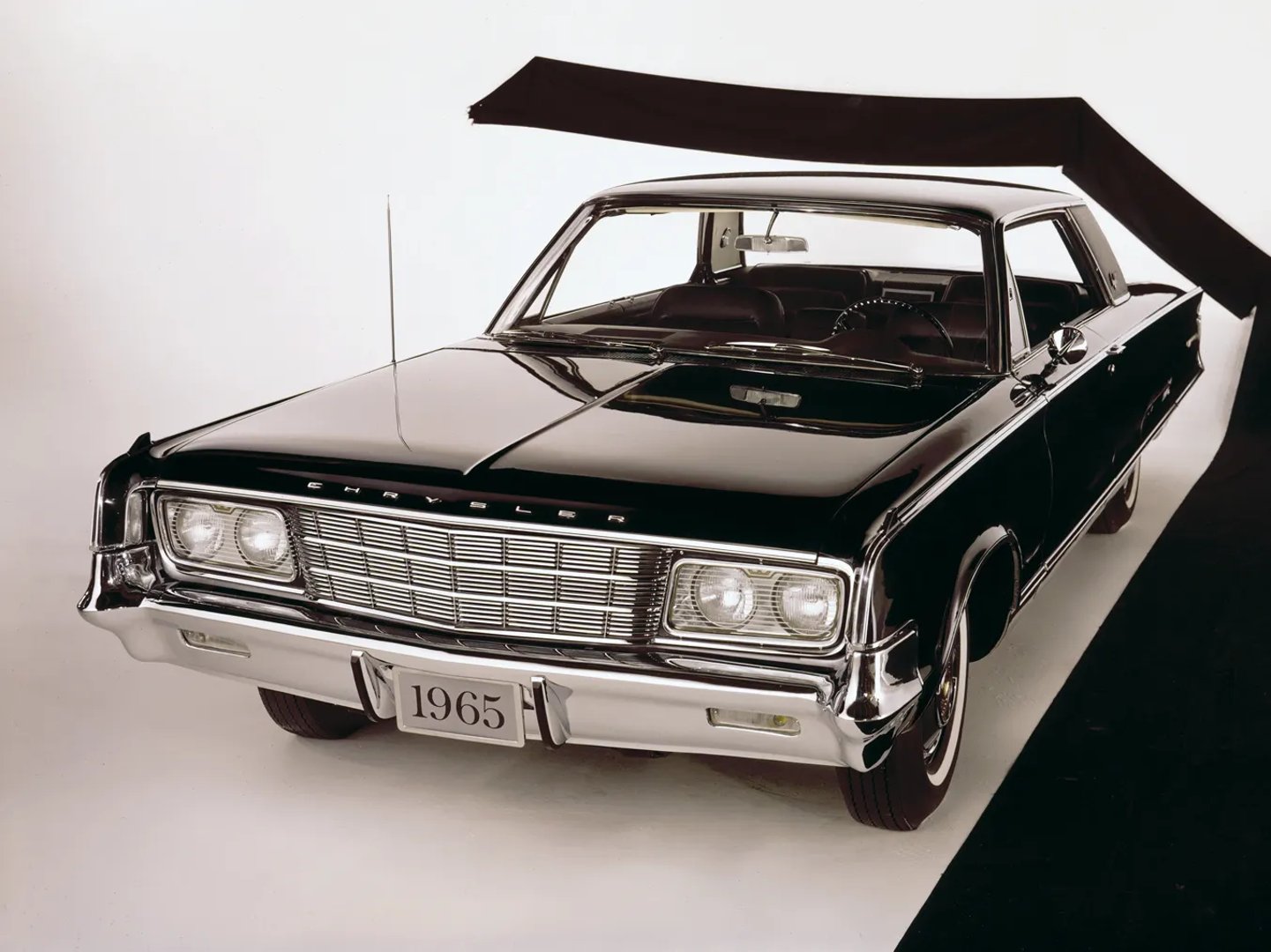 Chrysler_New_Yorker_7_generation__Coupe_Hardtop__2.jpg