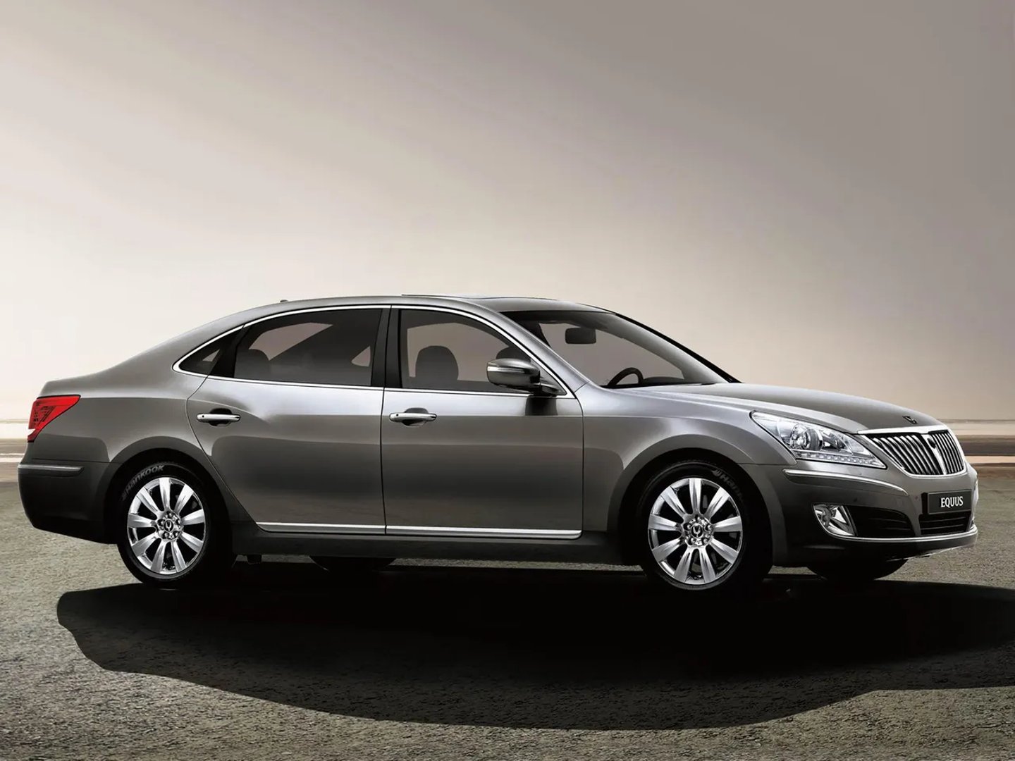 Hyundai_Equus_2_generation__Sedan__8.jpg