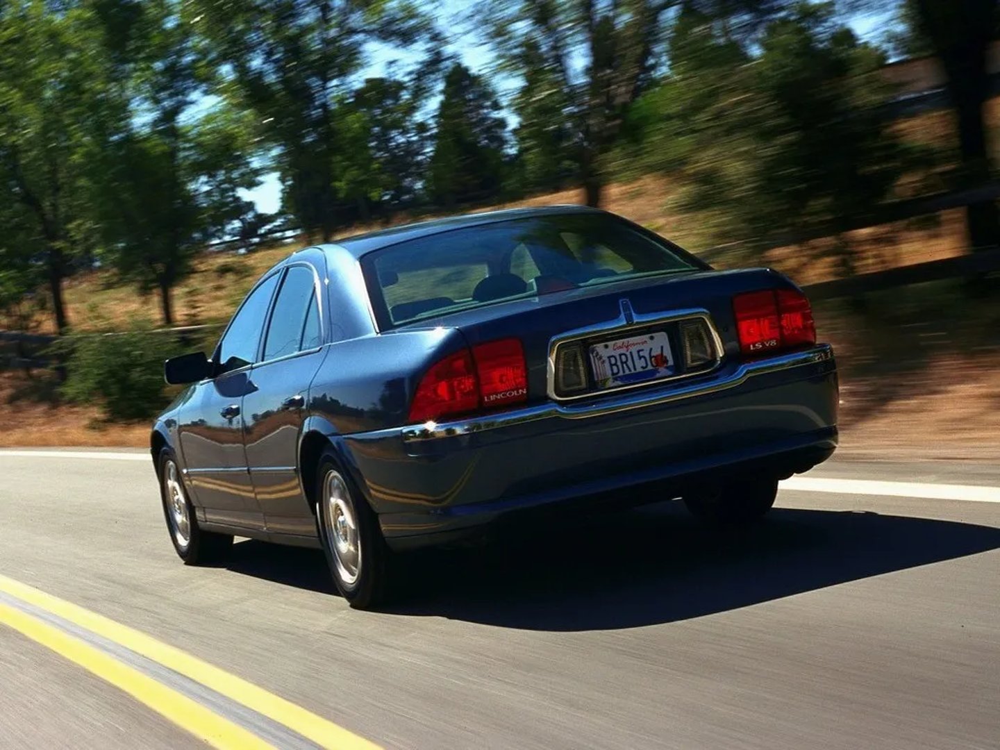 Lincoln_LS_1_generation__Sedan__6.jpg