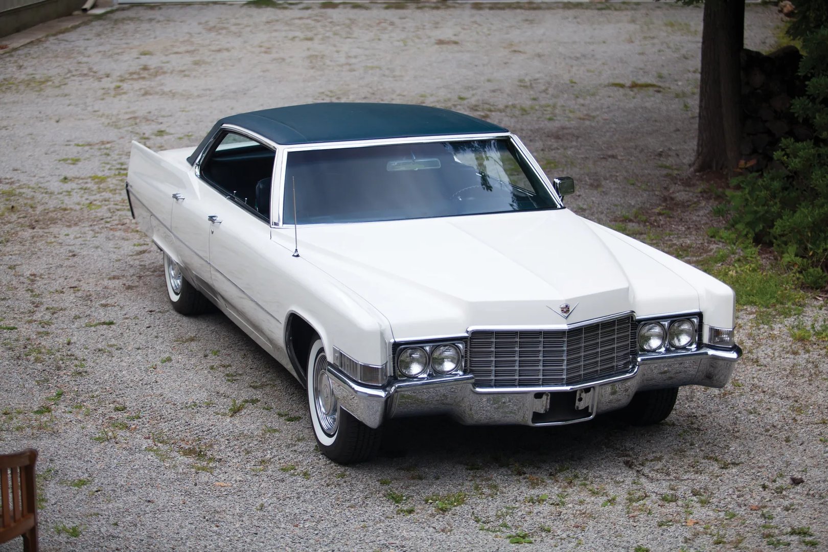 Cadillac_DeVille_3_generation__Sedan_Hardtop__8.jpg