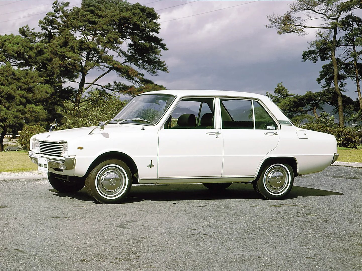 Mazda_Familia_2_generation__Sedan__2.jpg