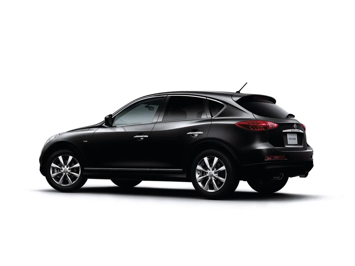 Nissan_Skyline_Crossover_1_generation__SUV_5-doors__3.jpg