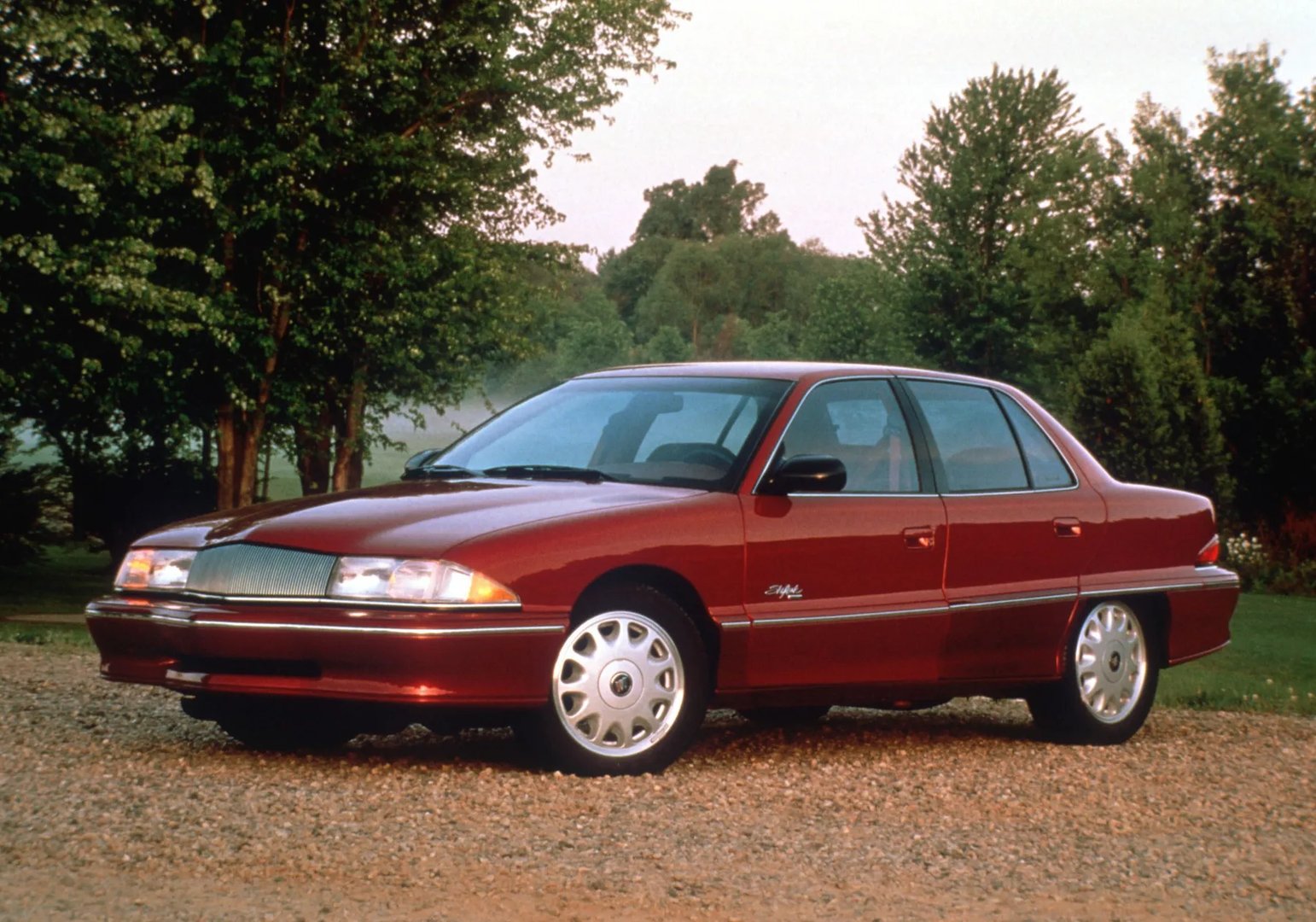 Buick_Skylark_7_generation__Sedan__1.jpg