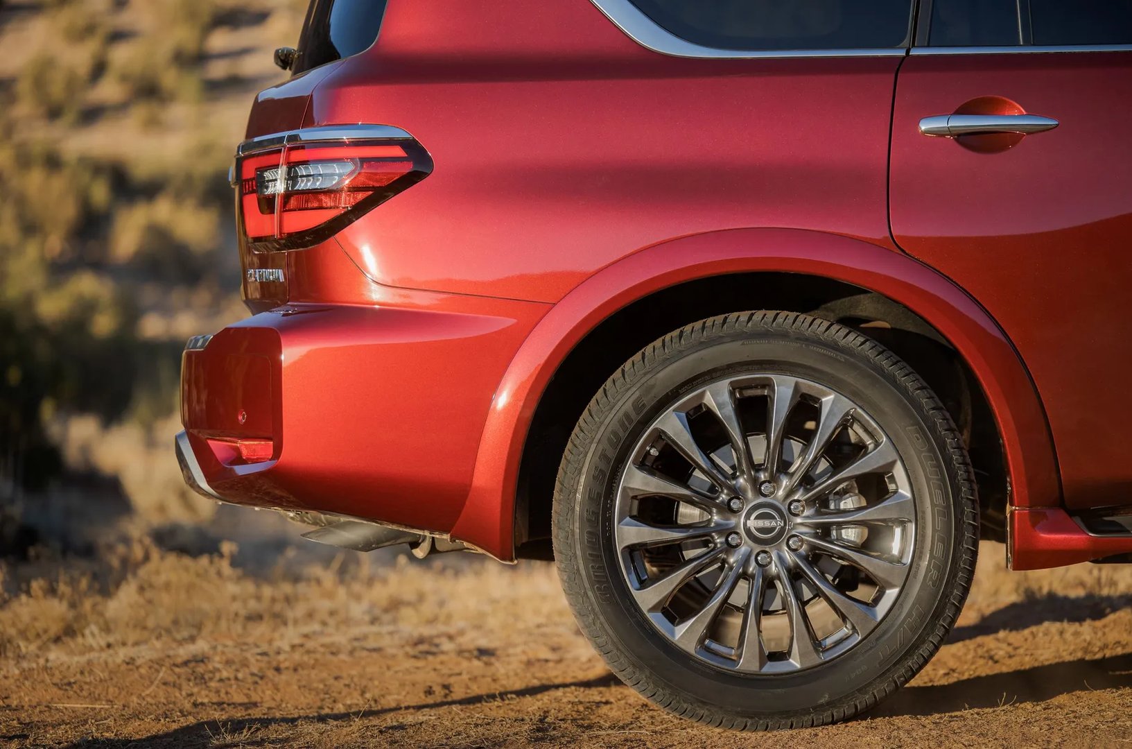 Nissan_Armada_2_generation_restyling__SUV_5-doors__11.jpg