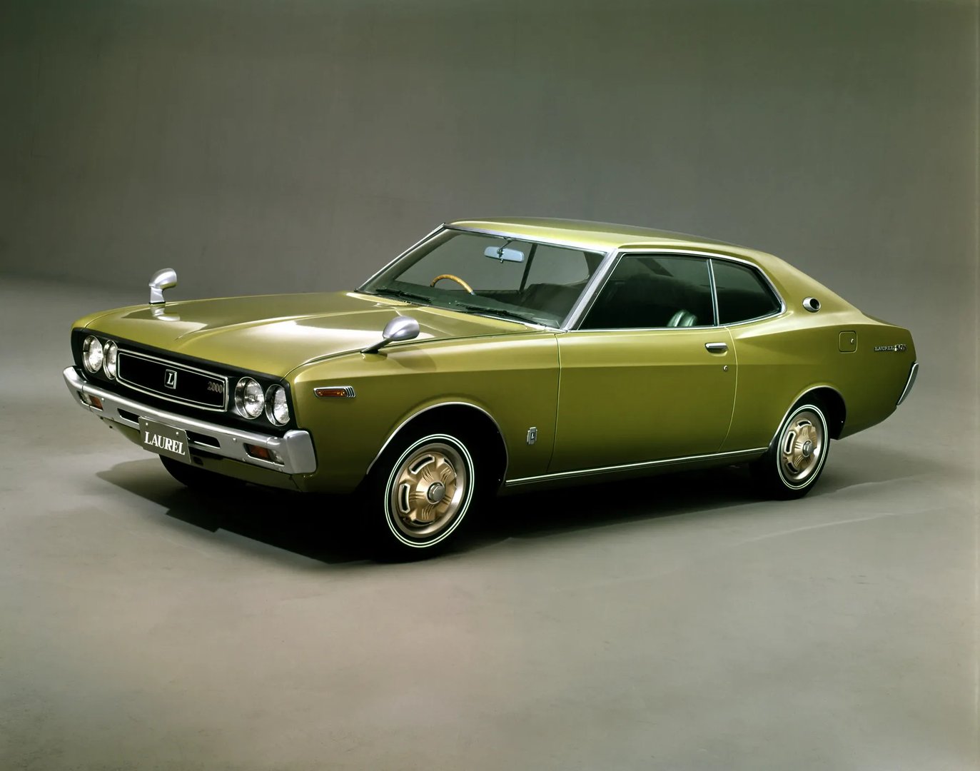 Nissan_Laurel_2_generation__Coupe__5.jpg