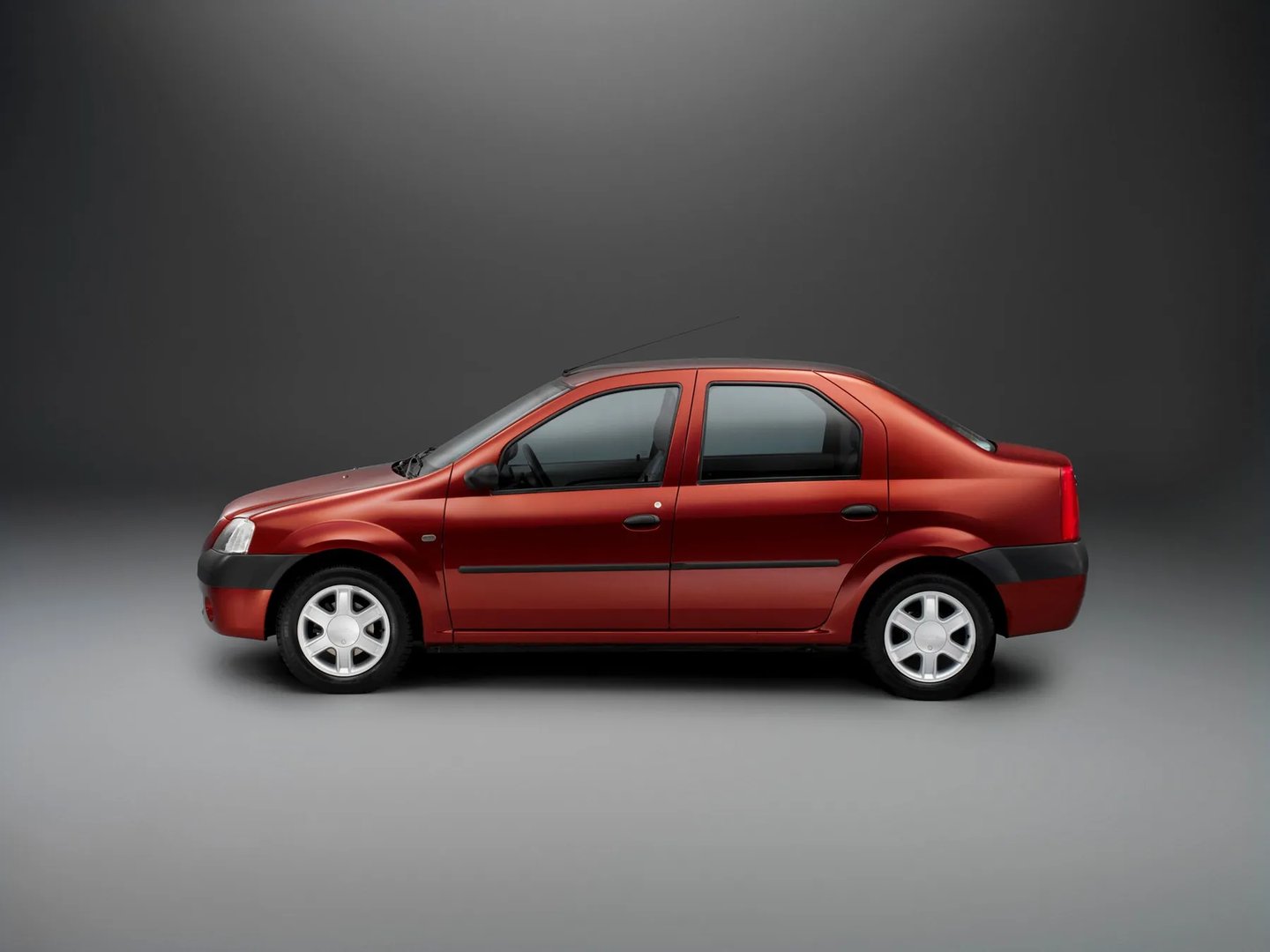 Dacia_Logan_1_generation__Sedan__3.jpg