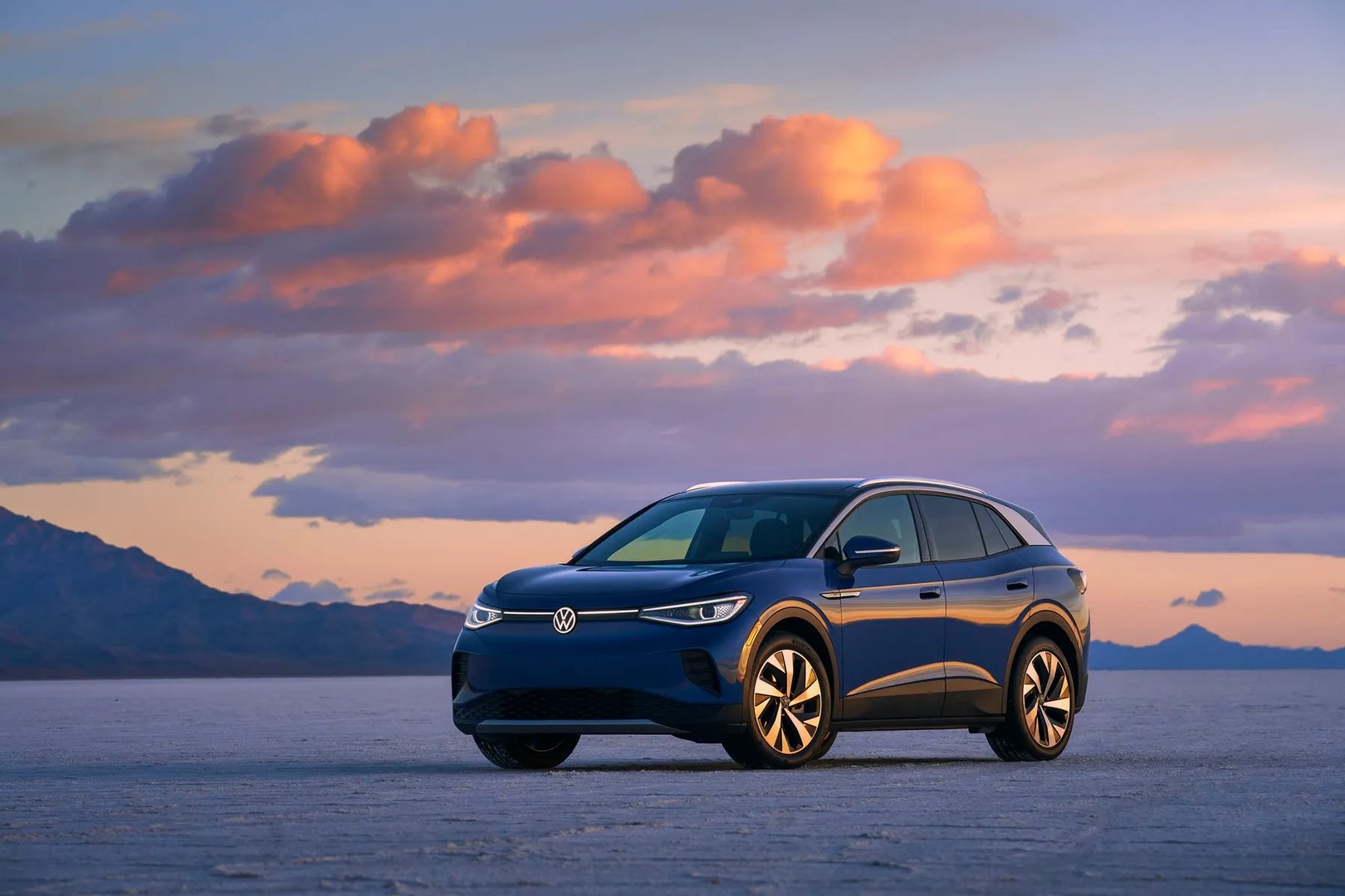 Volkswagen_ID.4_1_generation__SUV_5-doors__10.jpg
