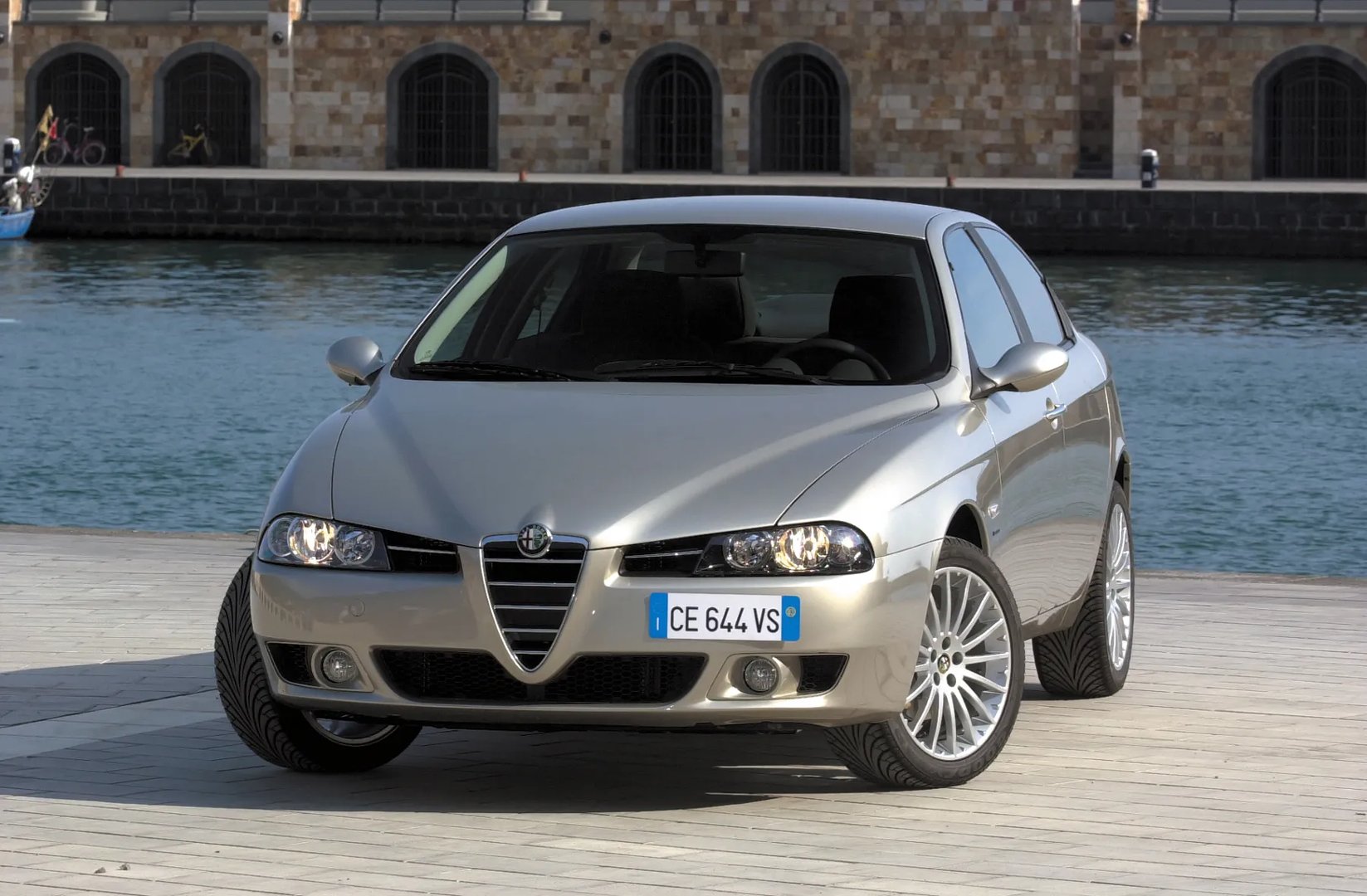 Alfa Romeo_156_1_generation_restyling_2__Sedan__13.jpg